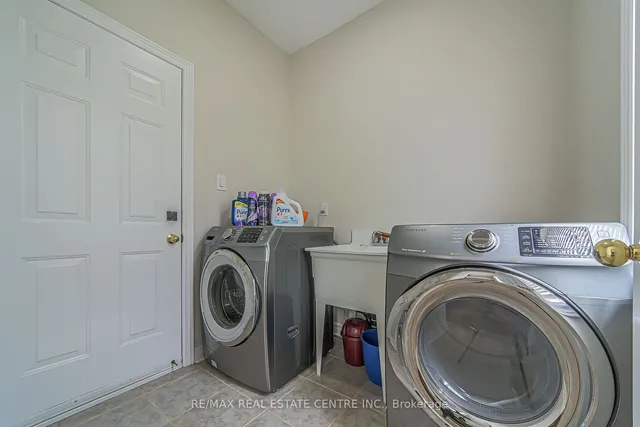 Additional property image - 92 Oaklea Blvd