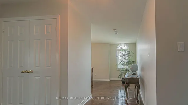 Additional property image - 92 Oaklea Blvd