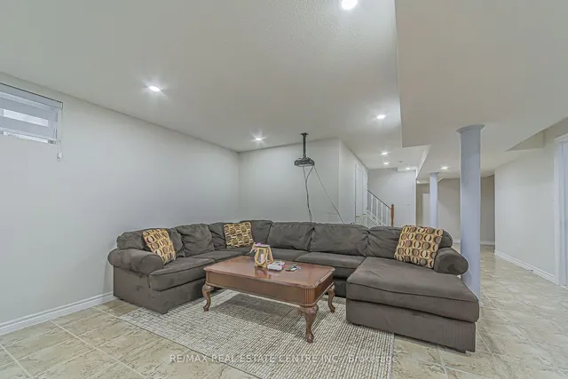 Additional property image - 92 Oaklea Blvd