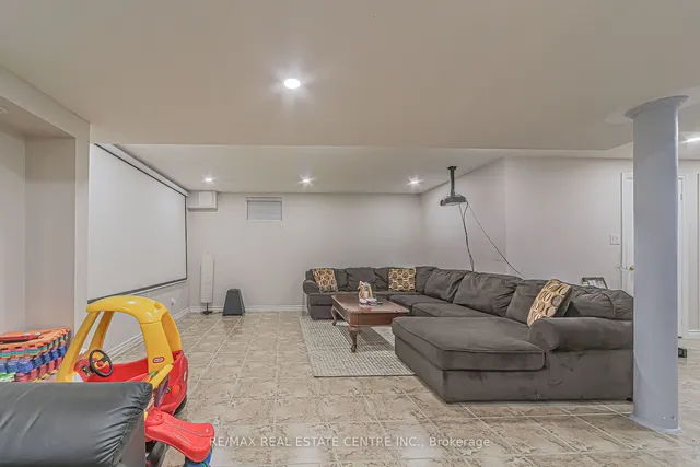Additional property image - 92 Oaklea Blvd