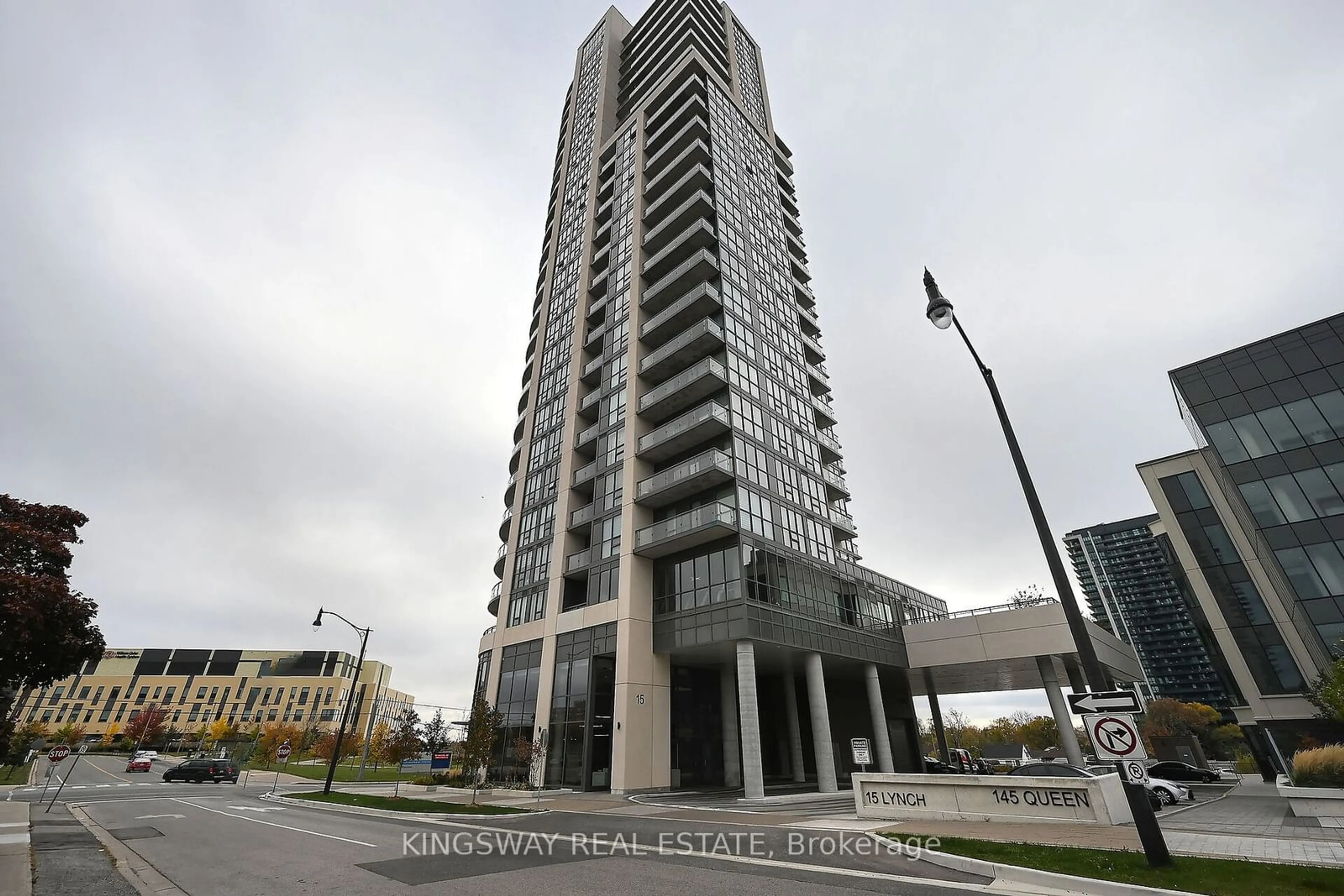 Indoor foyer for 15 Lynch St #805, Brampton Ontario L6W 3X4