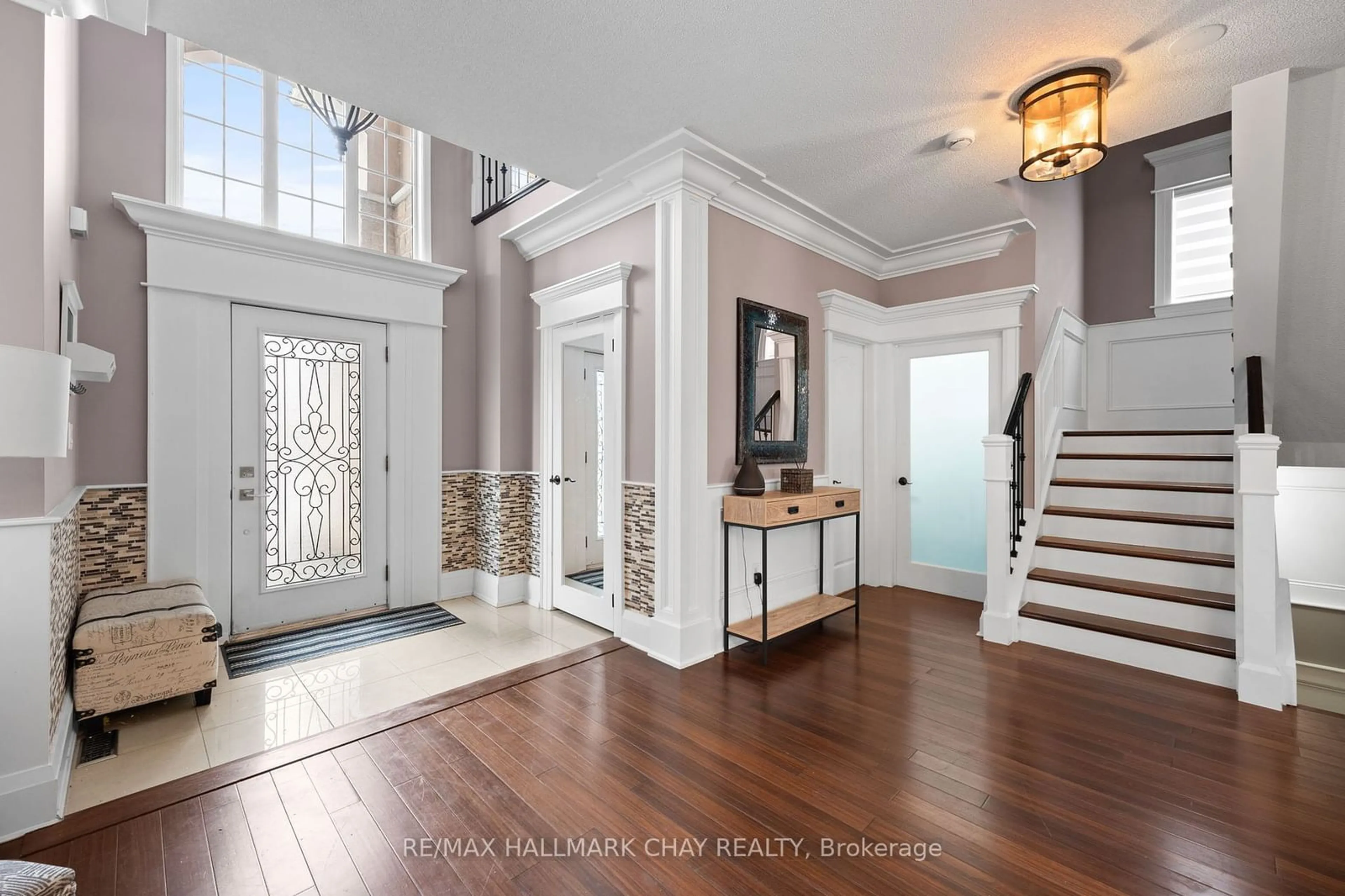 Indoor entryway for 174 Royal Valley Dr, Caledon Ontario L7C 1C9