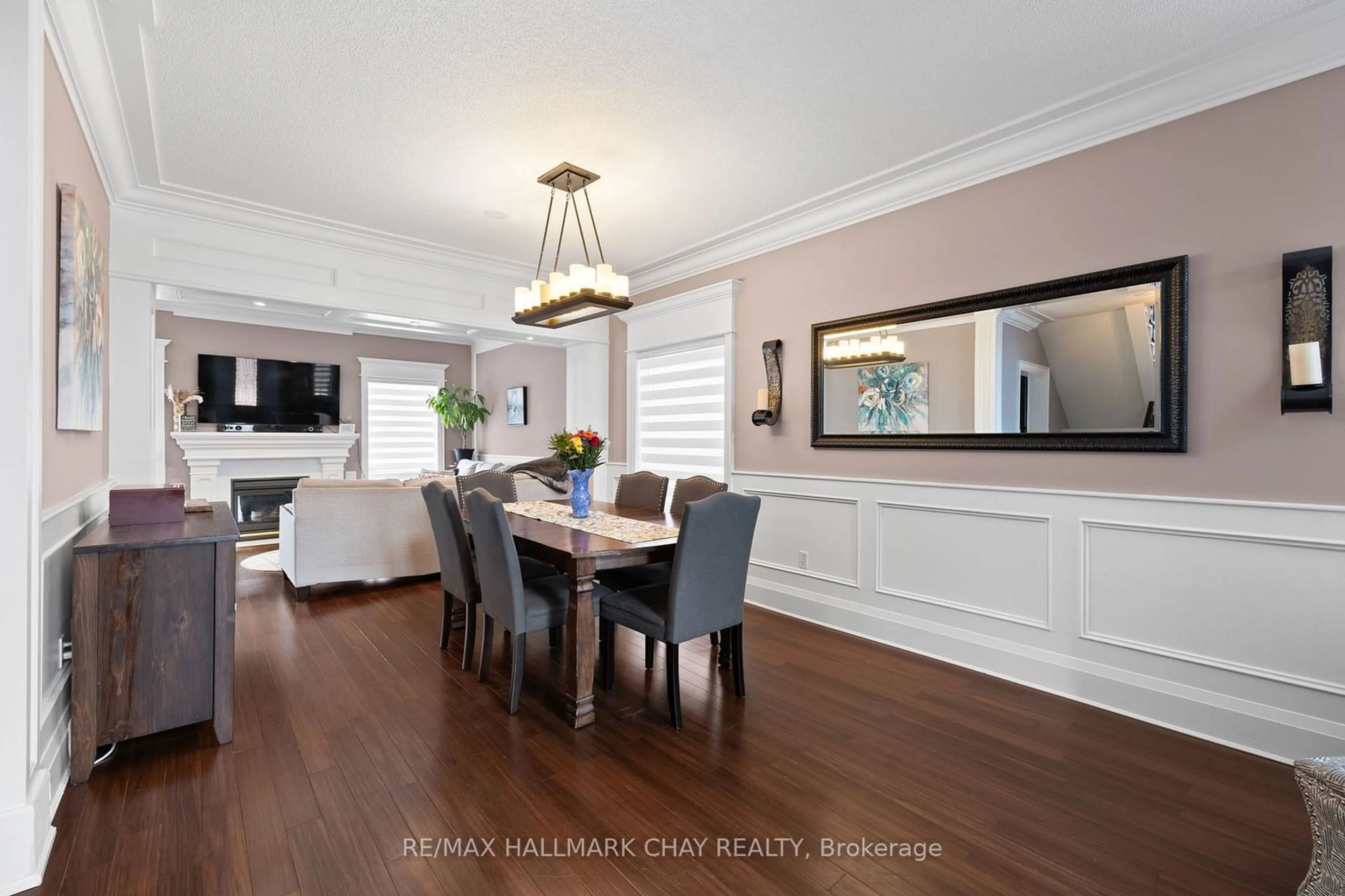 Dining room, wood/laminate floor for 174 Royal Valley Dr, Caledon Ontario L7C 1C9