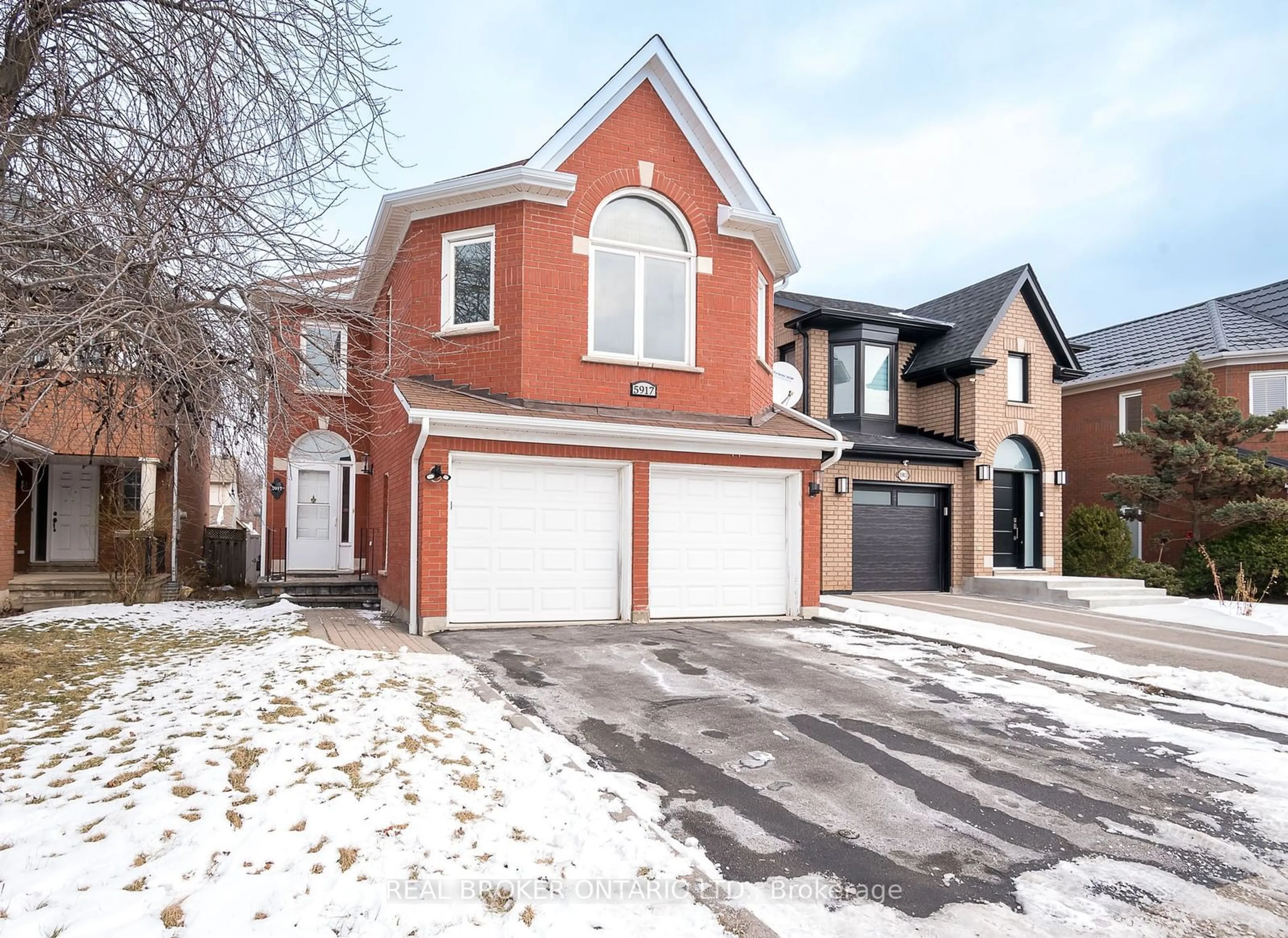 Home with brick exterior material, street for 5917 Leeside Cres, Mississauga Ontario L5M 5L8