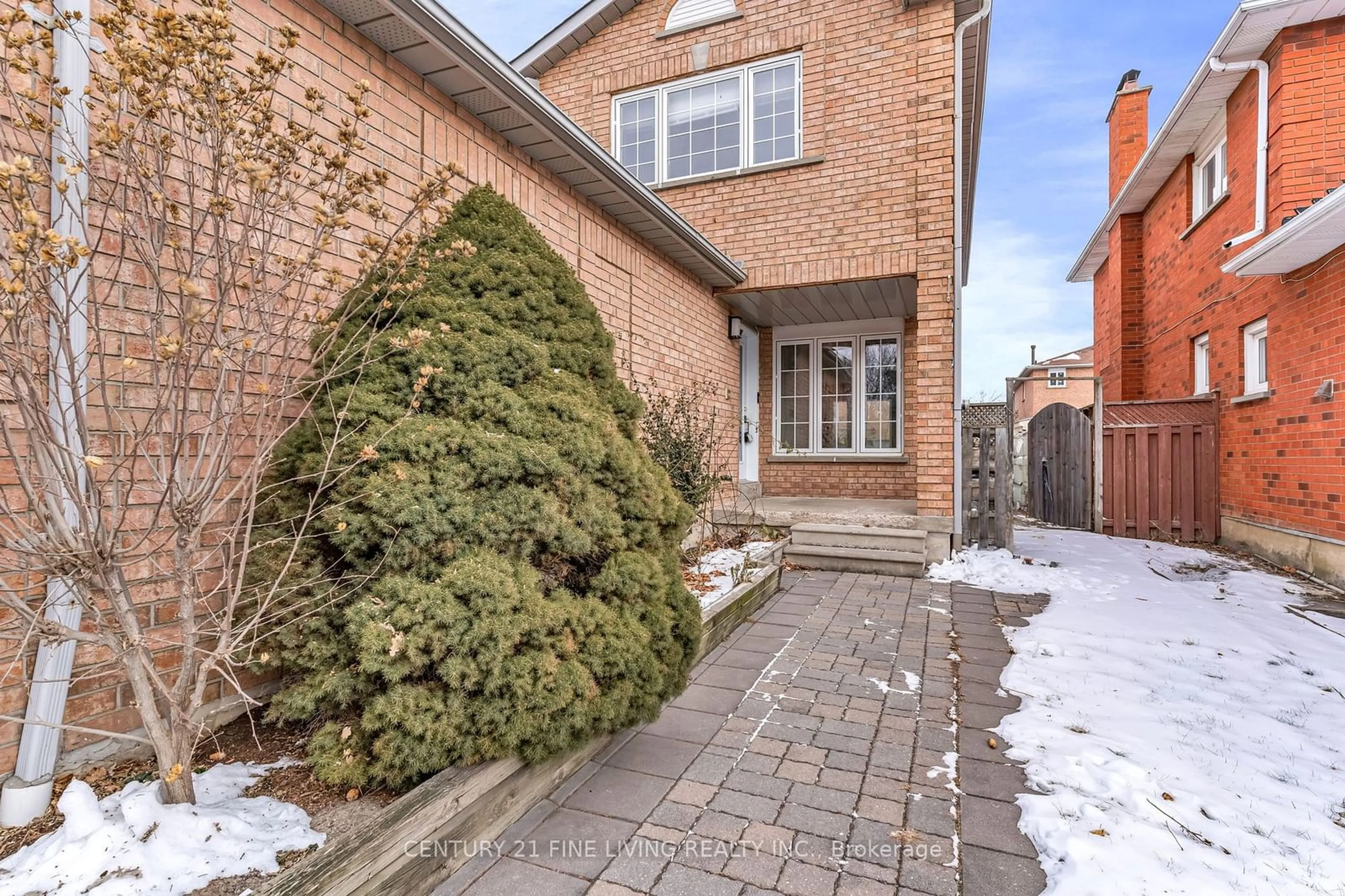 Home with brick exterior material, street for 4637 Crosscreek Crt, Mississauga Ontario L5V 1G5