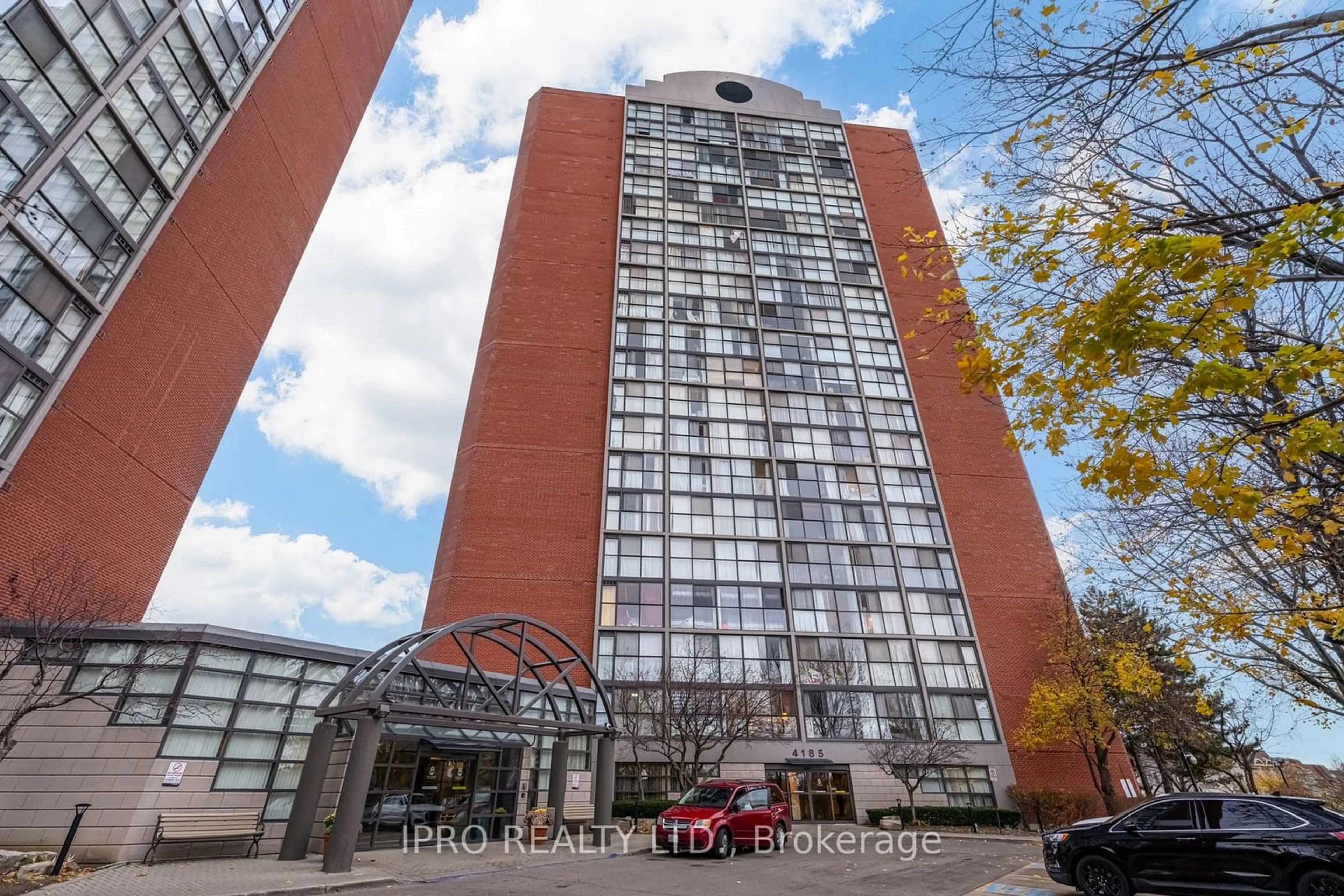 Indoor foyer for 4185 Shipp Dr #1616, Mississauga Ontario L4Z 2Y9