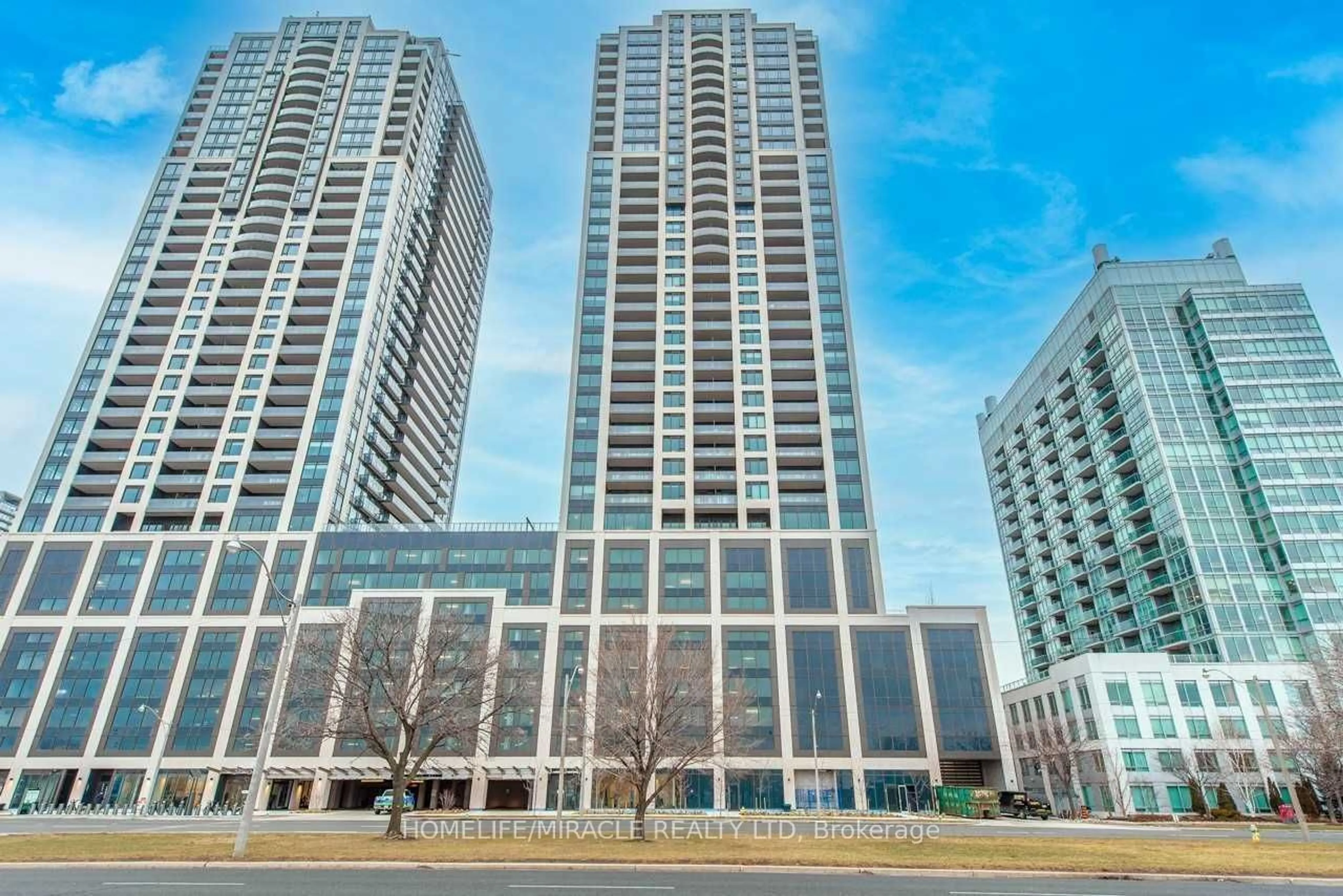 Indoor foyer for 1926 Lakeshore Blvd #PH07, Toronto Ontario M6S 1A1