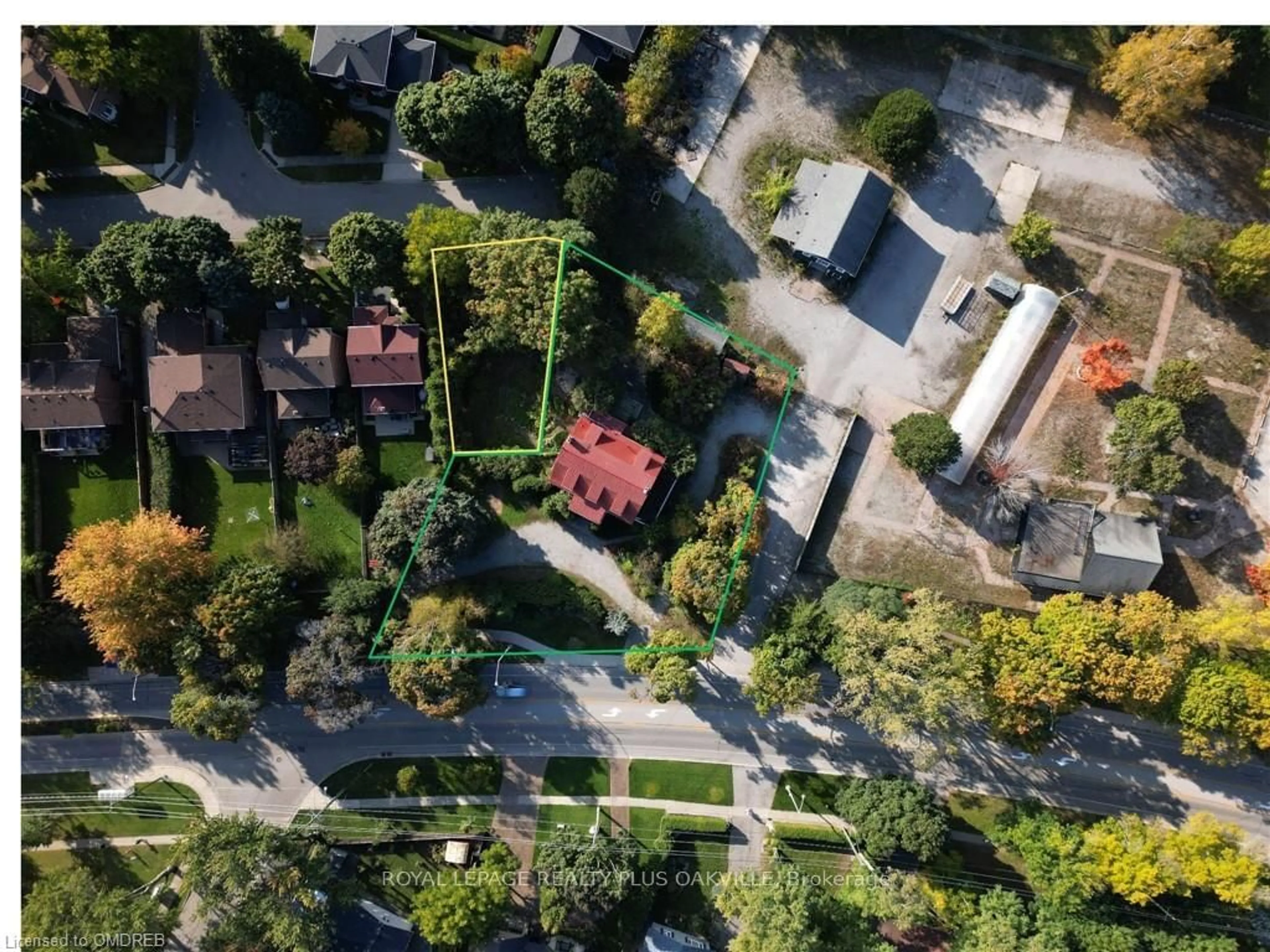 A pic from outside/outdoor area/front of a property/back of a property/a pic from drone, street for 0 Victoria St, Oakville Ontario L6L 5X8