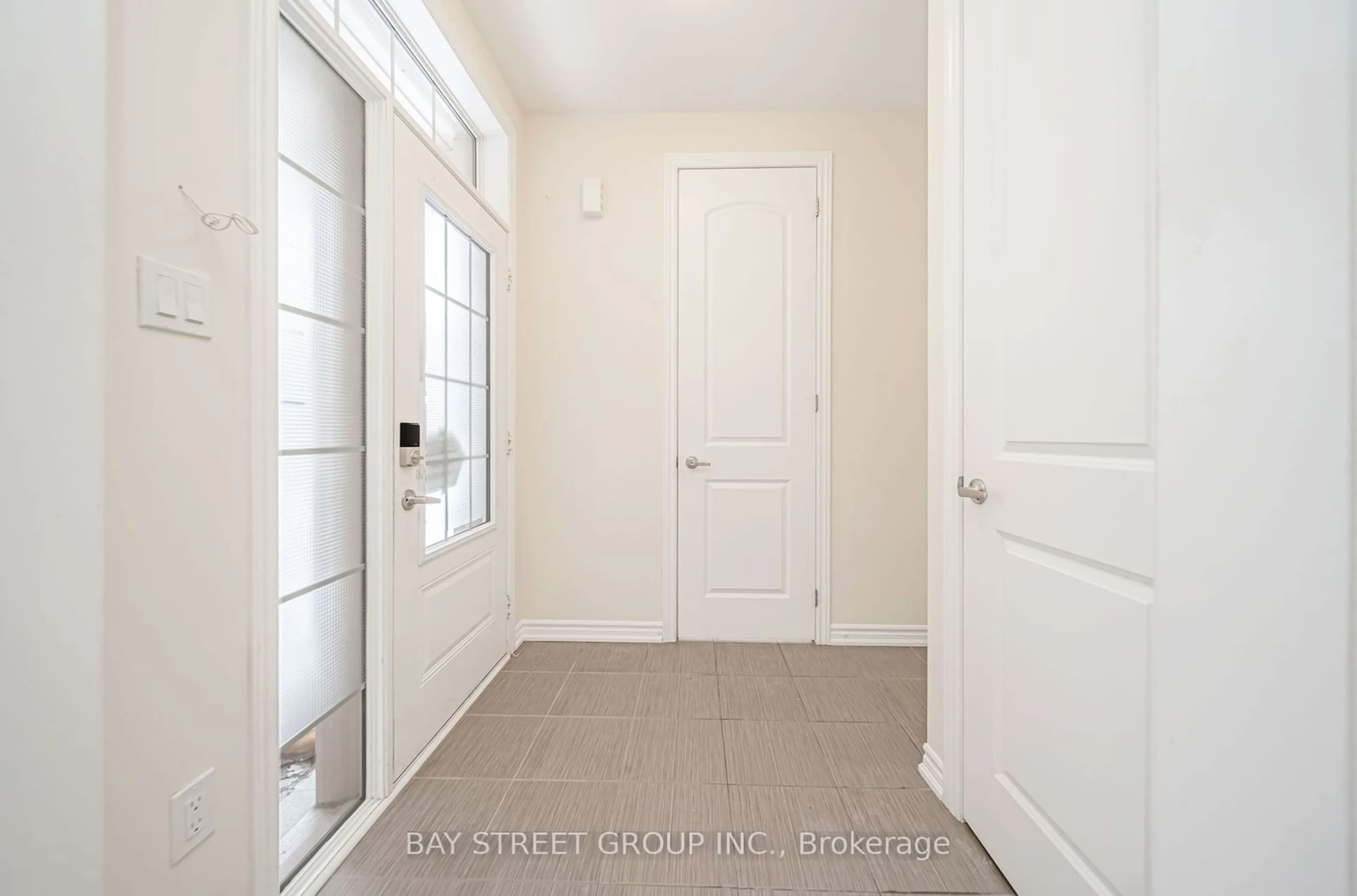 Indoor entryway for 126 Dolobram Tr, Brampton Ontario L7A 4Y5