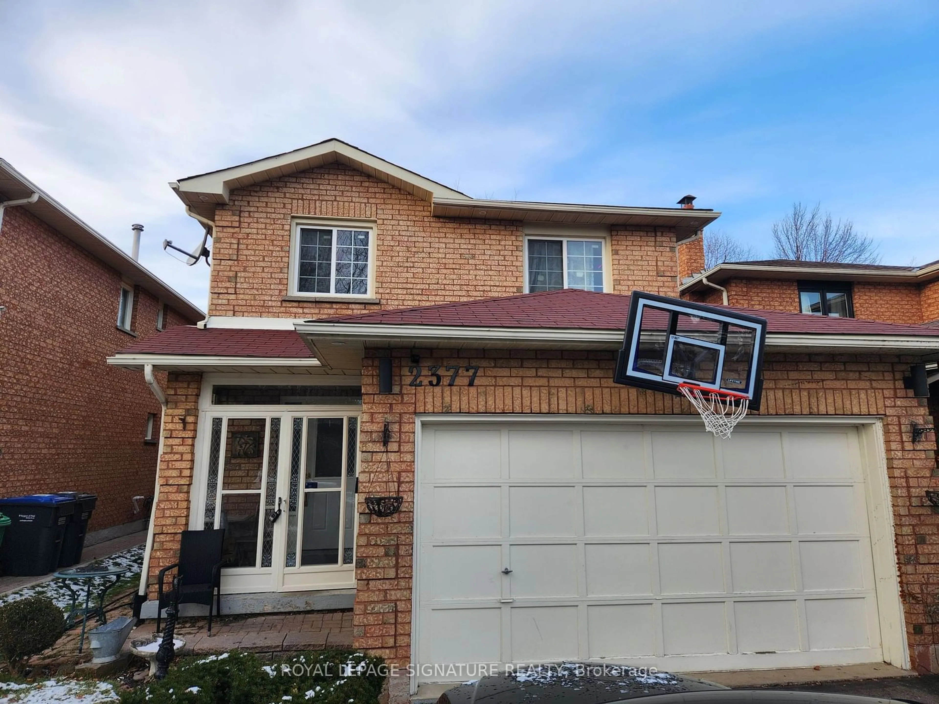 Home with brick exterior material, street for 2377 Belcaro Way, Mississauga Ontario L5M 2M6