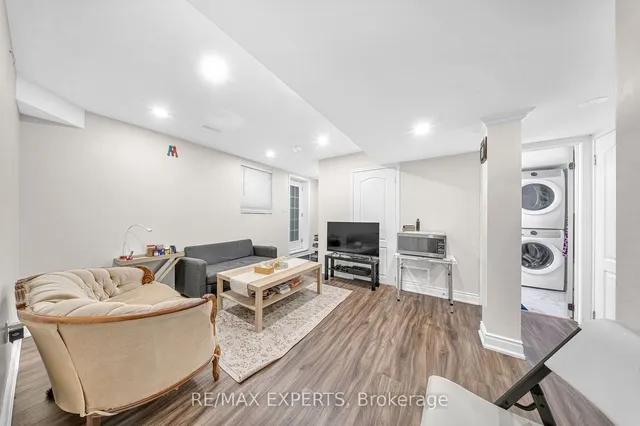 Additional property image - 668 Kennedy Circ