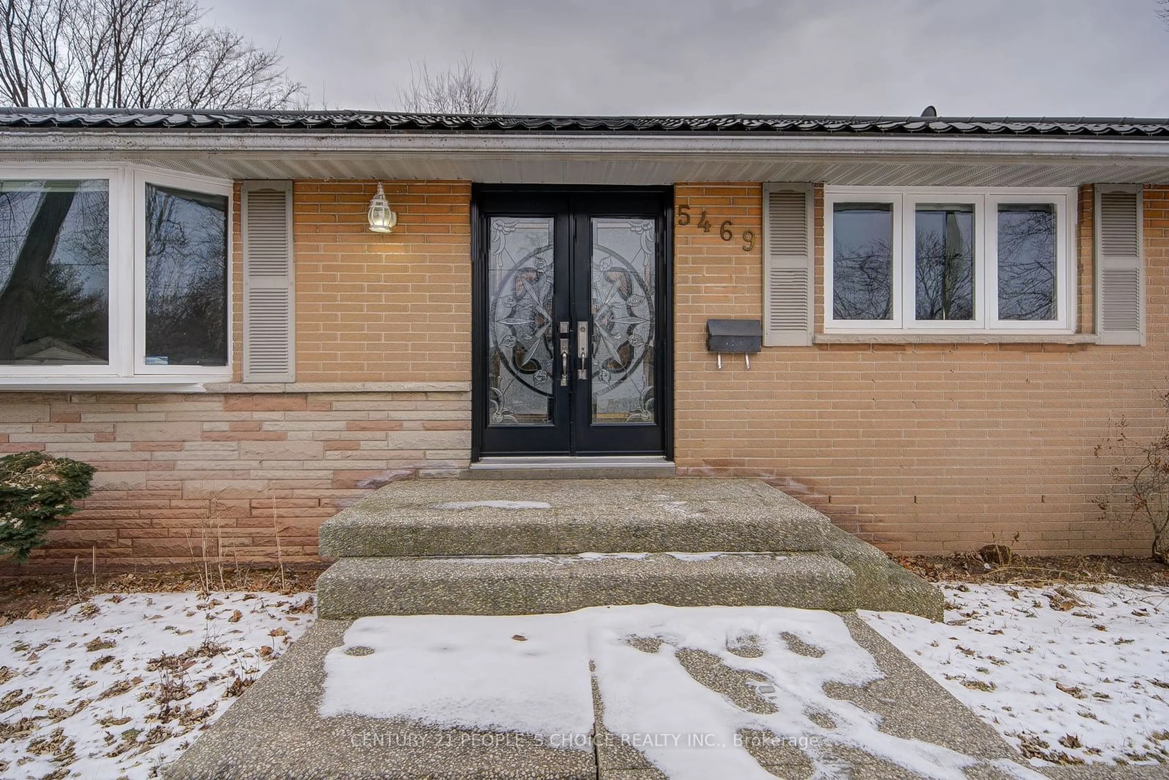 Home with brick exterior material, street for 5469 Randolph Cres, Burlington Ontario L7L 3C4