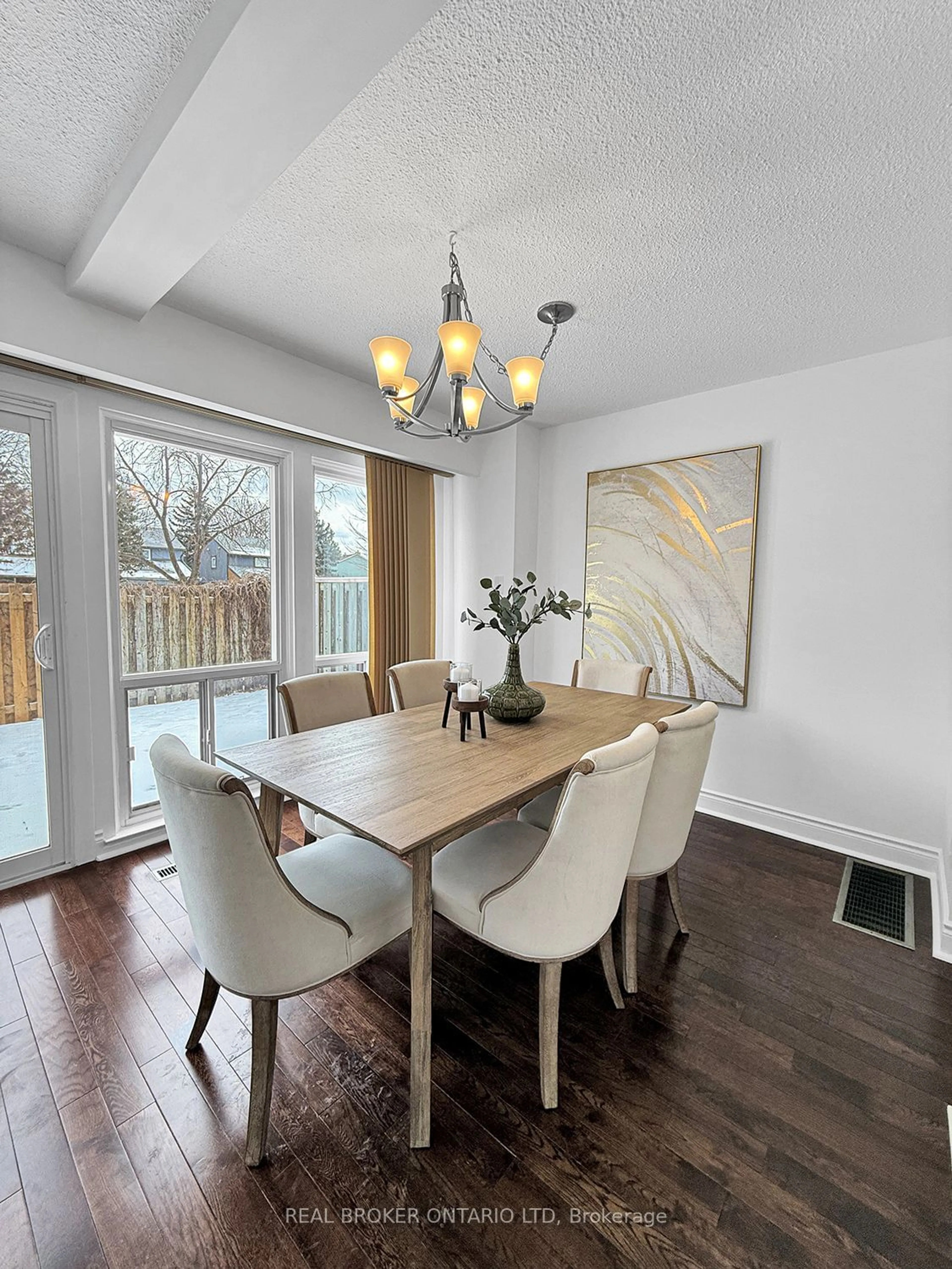 Dining room, wood/laminate floor for 2881 Windwood Dr #78, Mississauga Ontario L5N 2K9