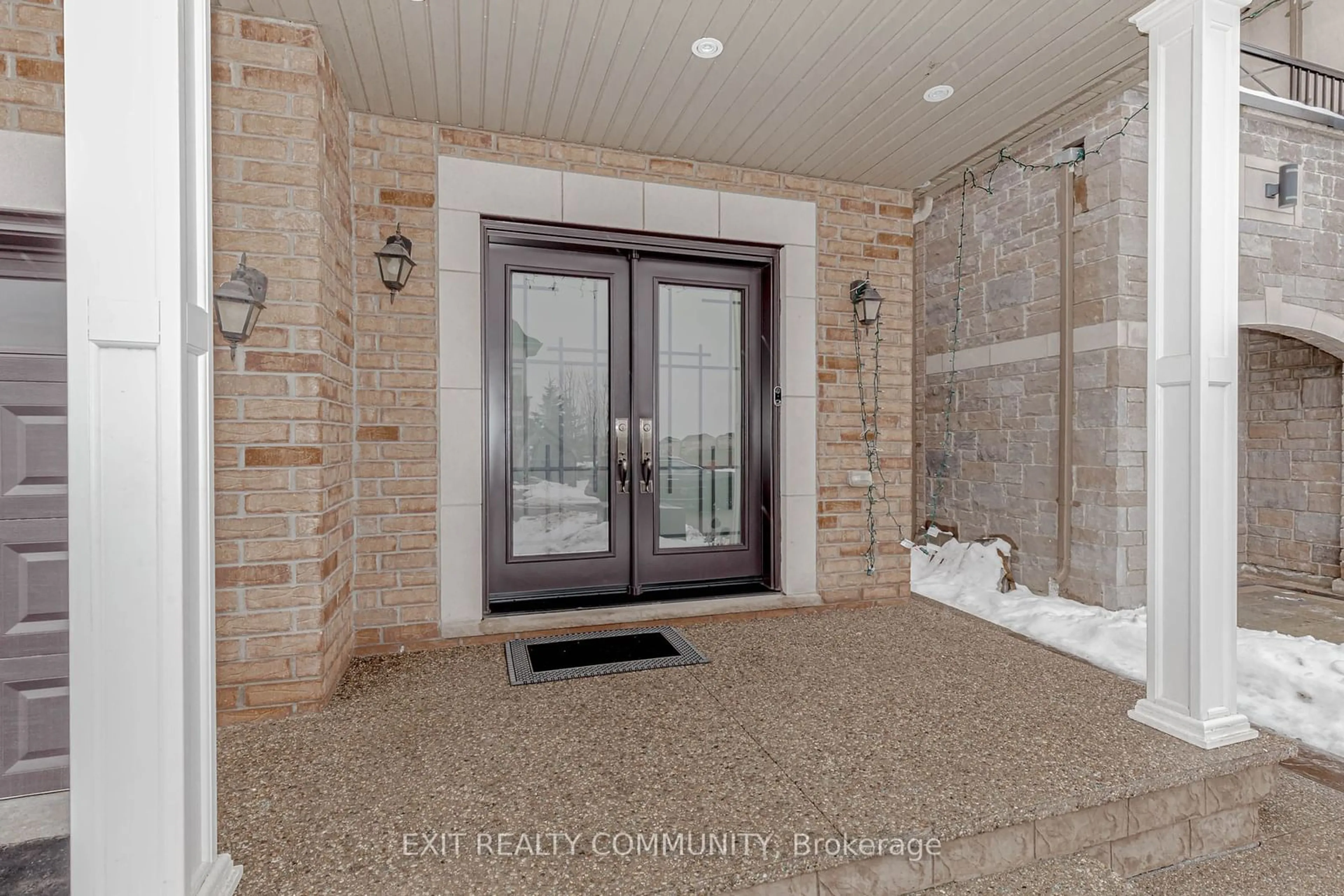 Indoor entryway for 31 Lola Cres, Brampton Ontario L7A 4J8