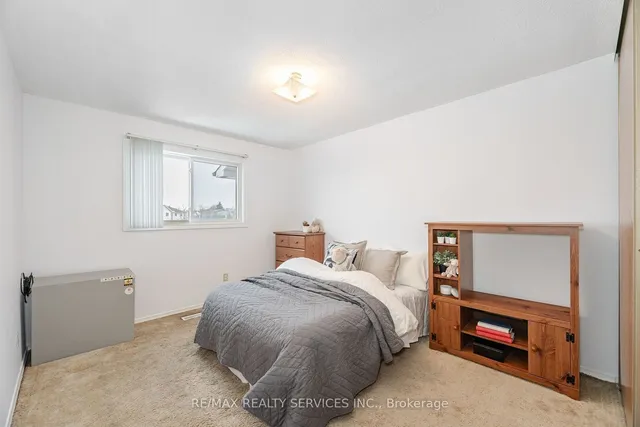 Additional property image - 76 Simmons Blvd