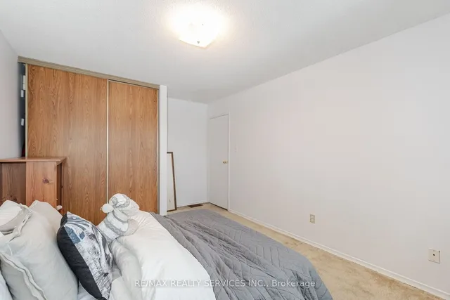Additional property image - 76 Simmons Blvd