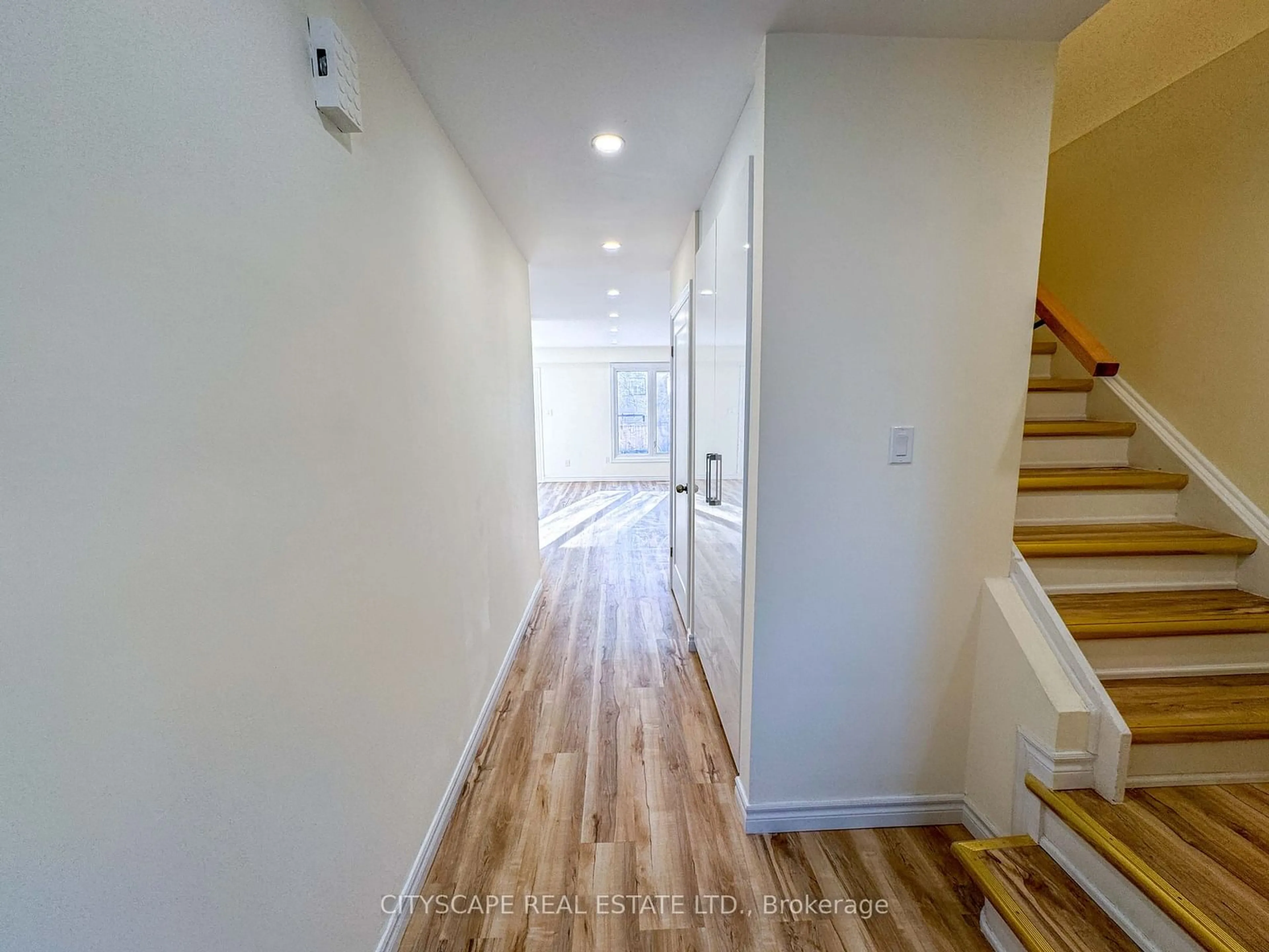 Indoor entryway for 399 Vodden St #37, Brampton Ontario L6V 3V1