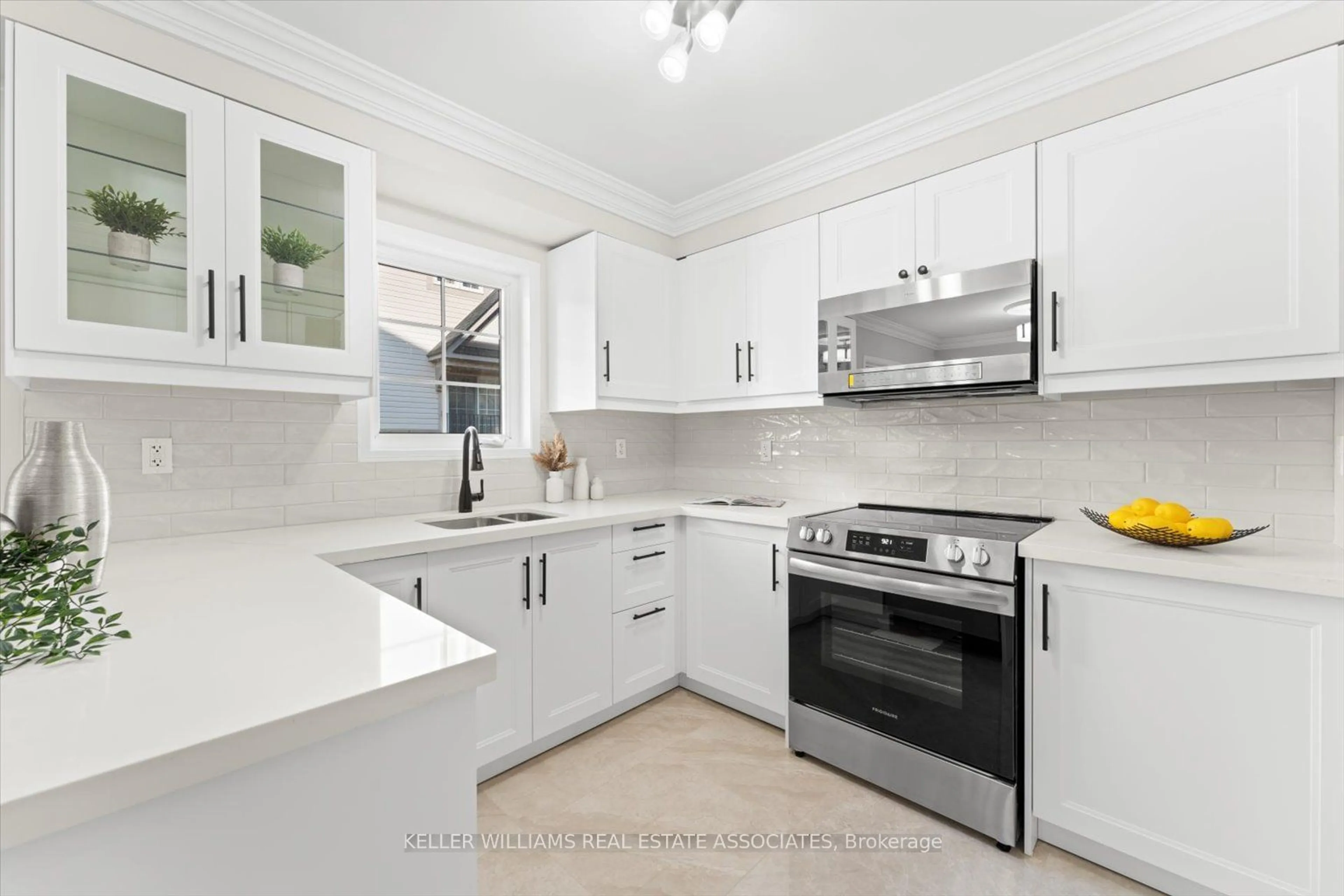 Standard kitchen, unknown for 2361 Parkhaven Blvd #19, Oakville Ontario L6H 7S7