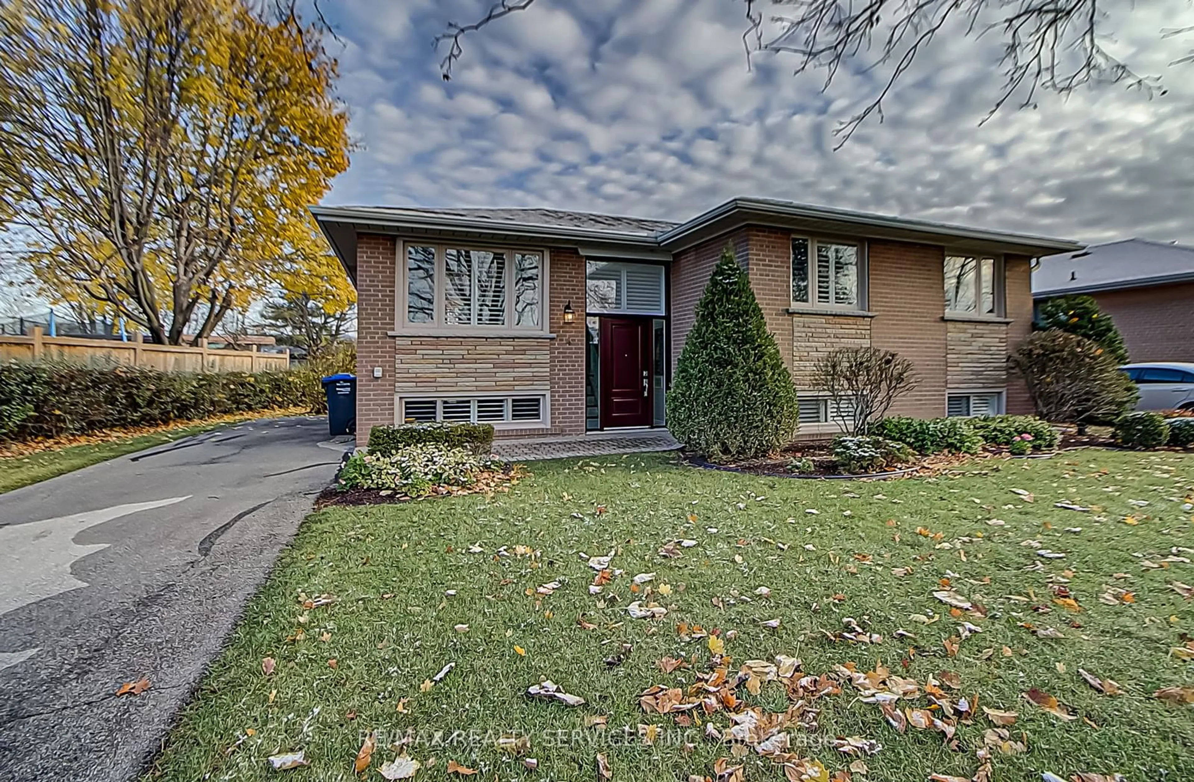 Home with brick exterior material, street for 4 Ridgetop Ave, Brampton Ontario L6X 1Z7