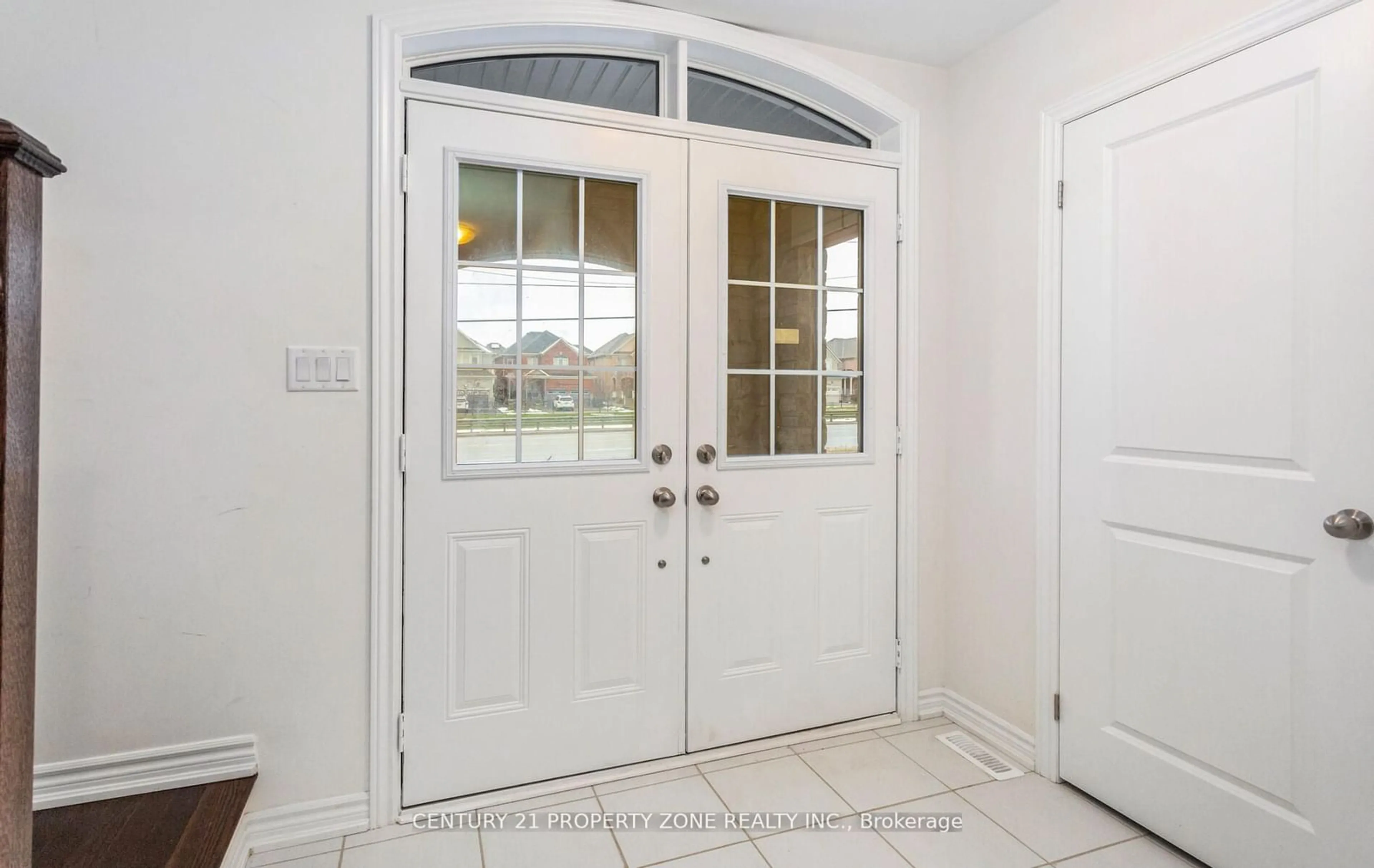 Indoor entryway for 69 Hayrake St, Brampton Ontario L6Z 0A2