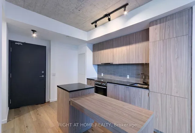 Additional image 27 of 7 Smith Cres Unit 301