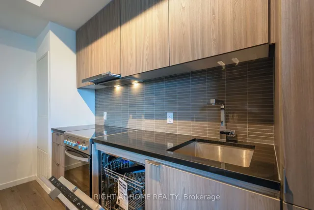 Additional image 24 of 7 Smith Cres Unit 301