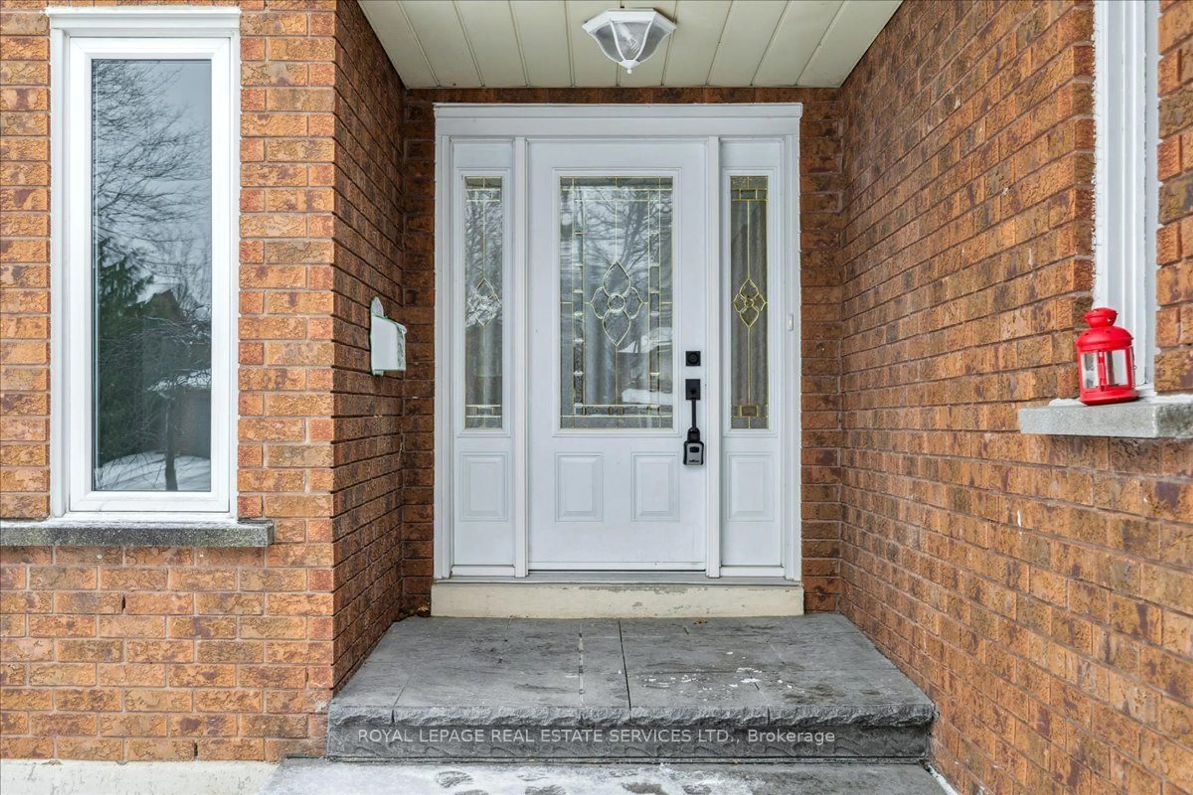 Indoor entryway for 1184 Rushbrooke Dr, Oakville Ontario L6M 1H7