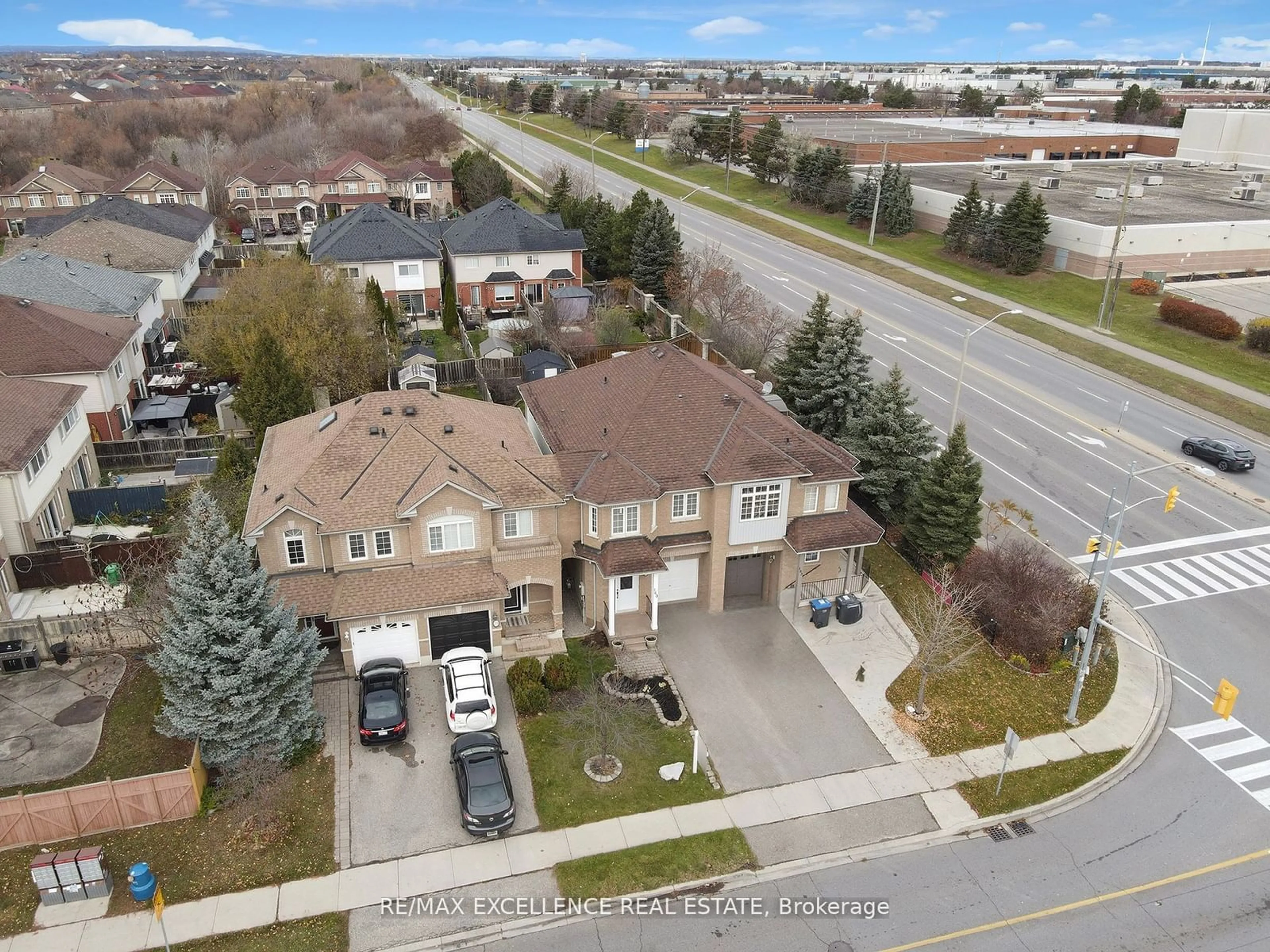 A pic from outside/outdoor area/front of a property/back of a property/a pic from drone, street for 160 Marycroft Crt, Brampton Ontario L7A 2G2