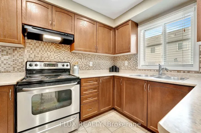 Additional property image - 399 HOBBS Cres