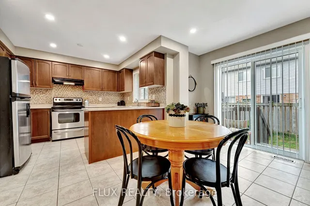 Additional property image - 399 HOBBS Cres