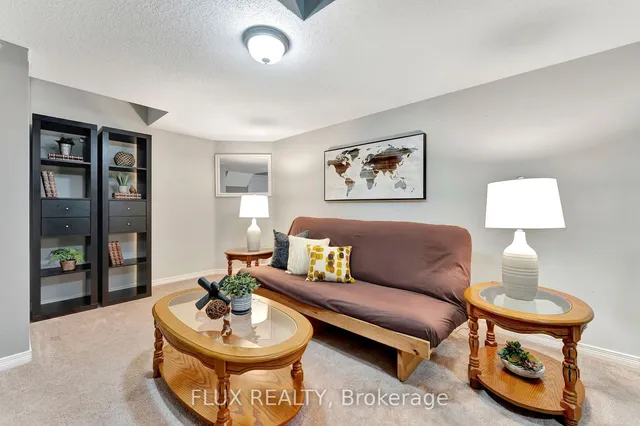 Additional property image - 399 HOBBS Cres