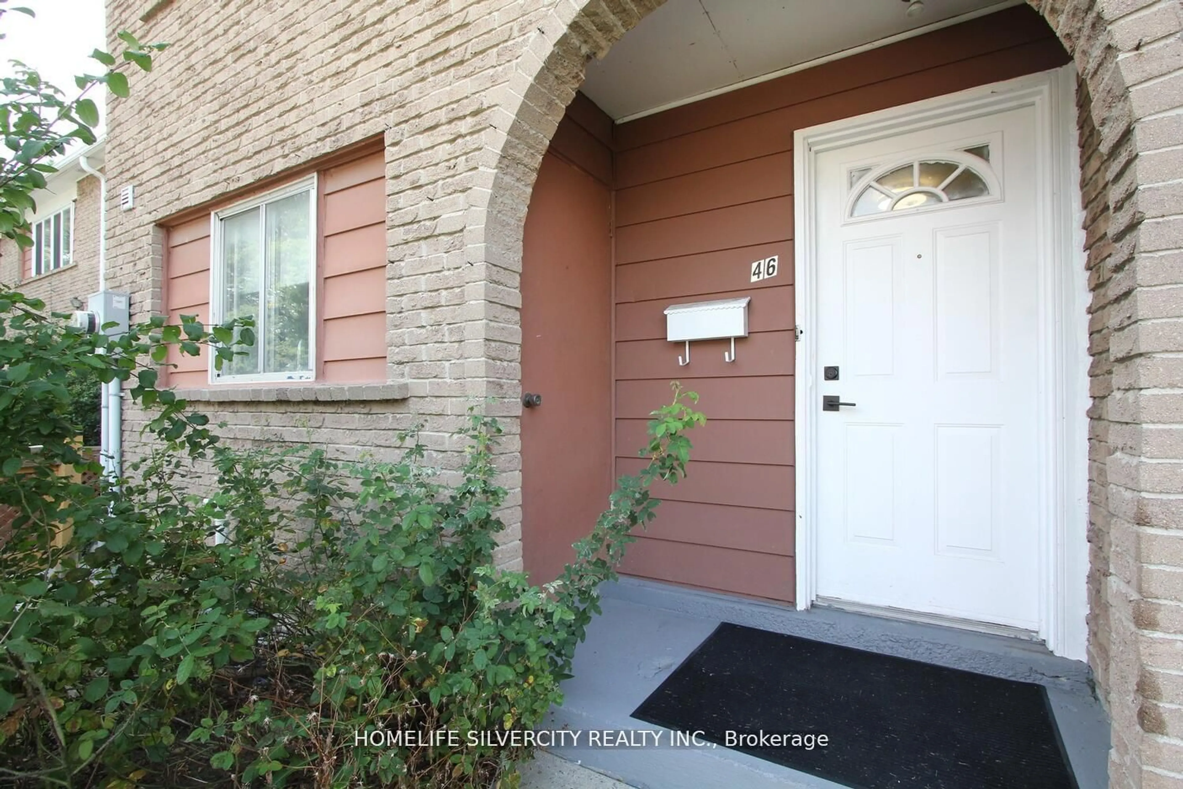 Indoor entryway for 2012 Martin Grove Rd #46, Toronto Ontario M9V 4A3