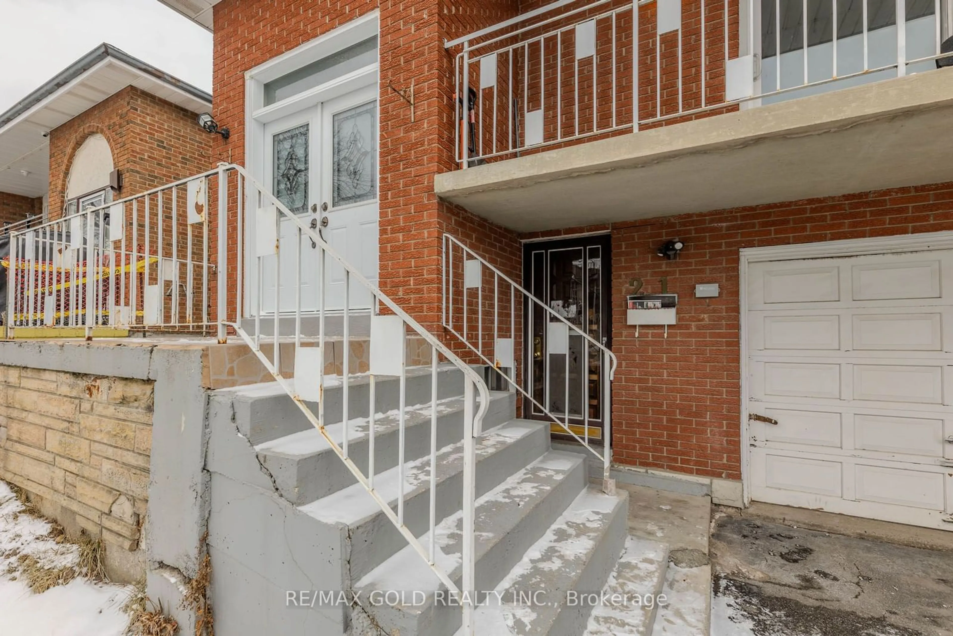 Stairs for 21 Channing Pl, Toronto Ontario M9V 4M6