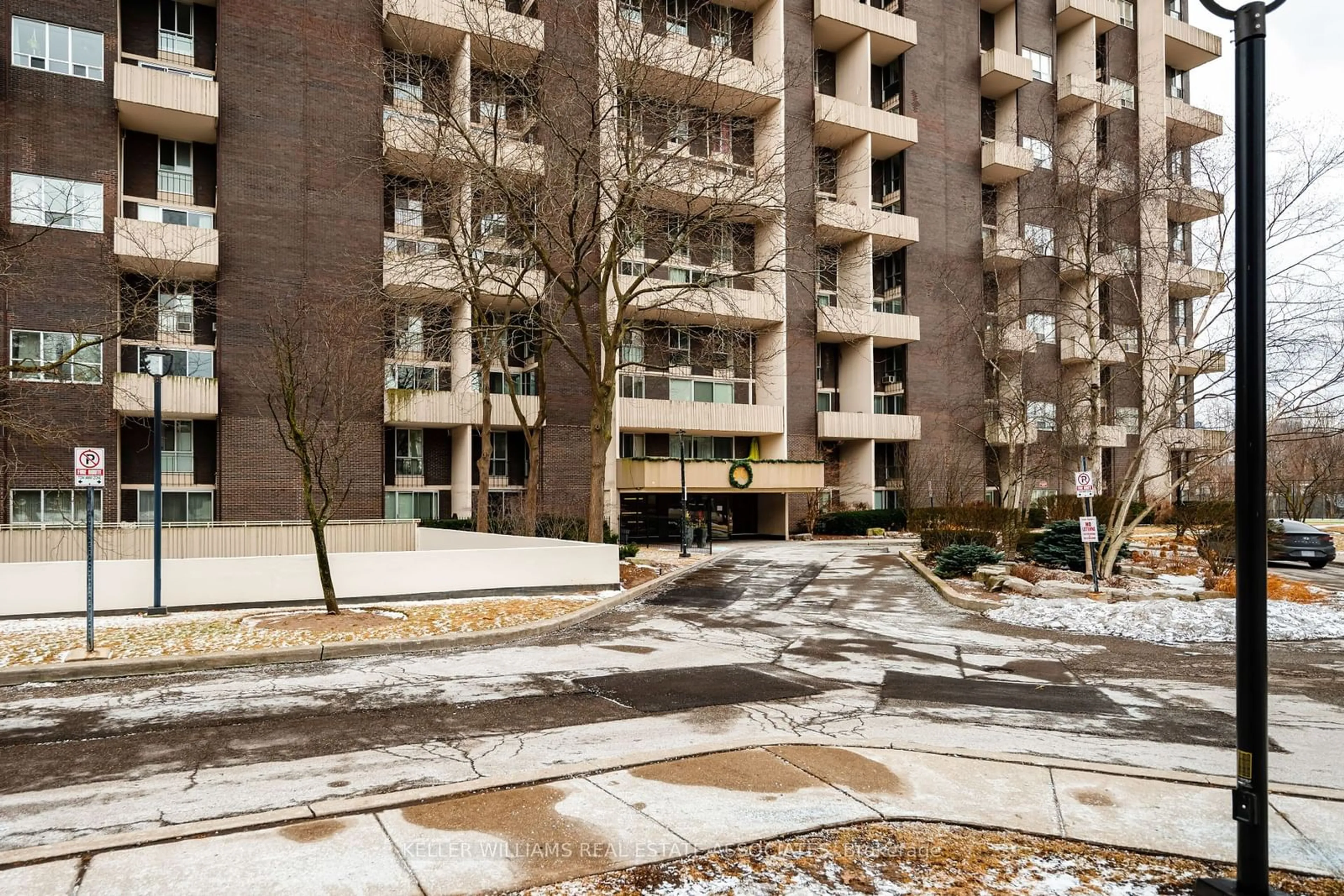 Patio, street for 60 Southport St #906, Toronto Ontario M6S 3N4