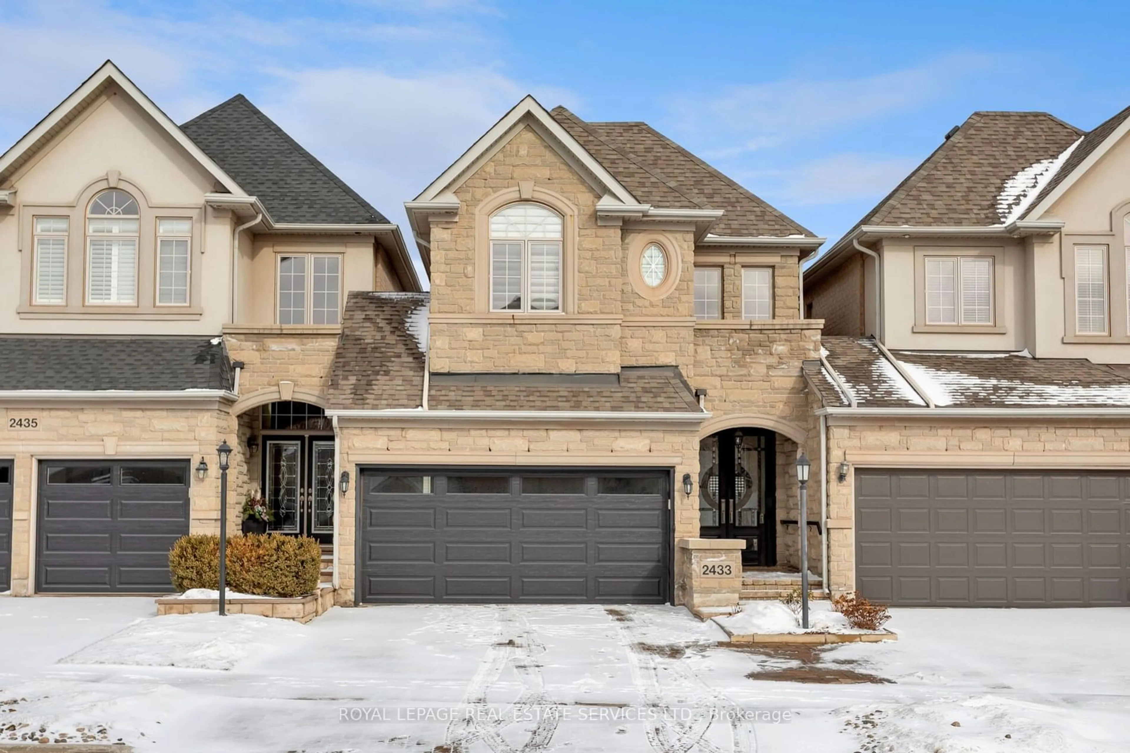 Home with brick exterior material, street for 2433 Presquile Dr, Oakville Ontario L6H 0B8