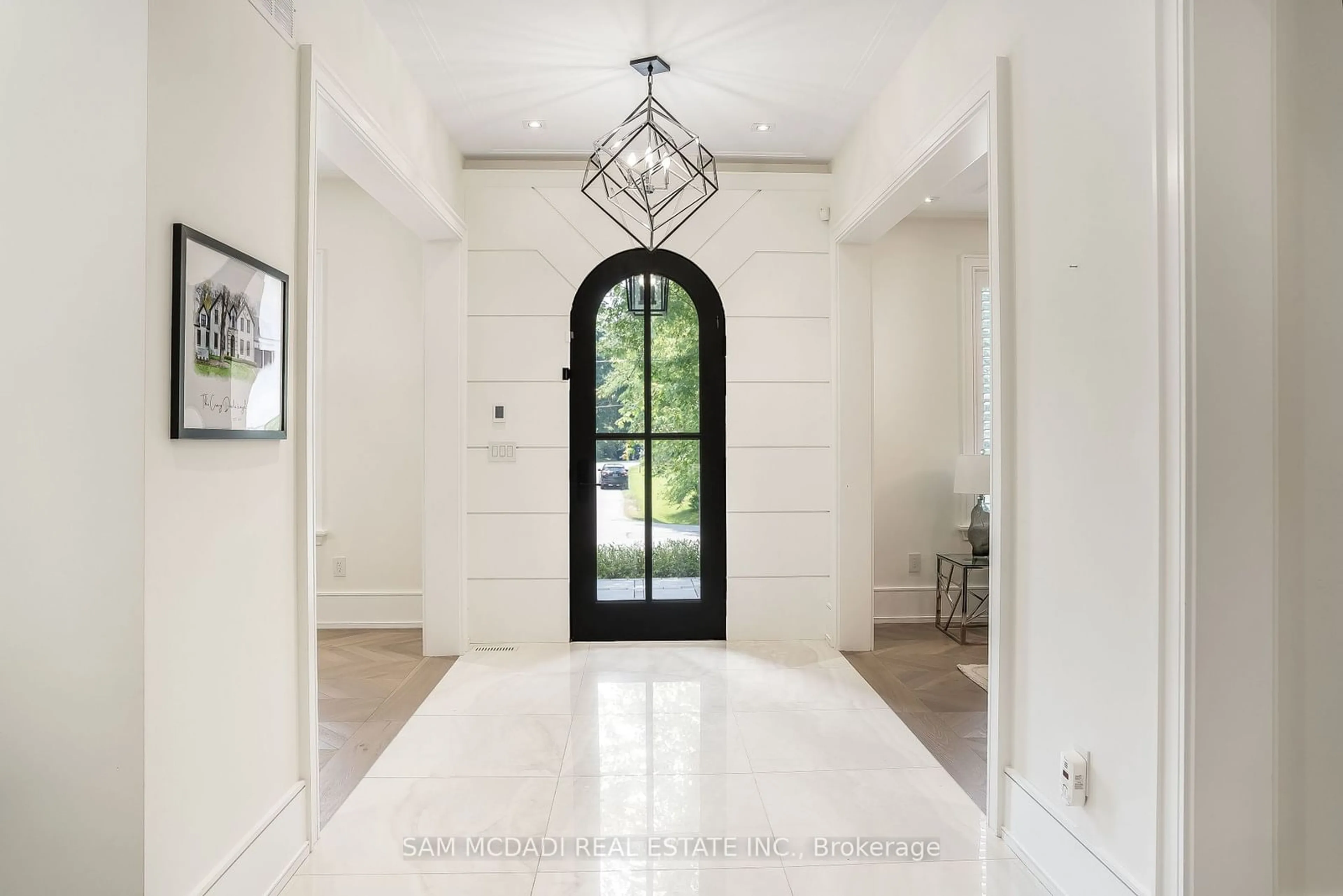 Indoor entryway for 231 Wedgewood Dr, Oakville Ontario L6J 4R6