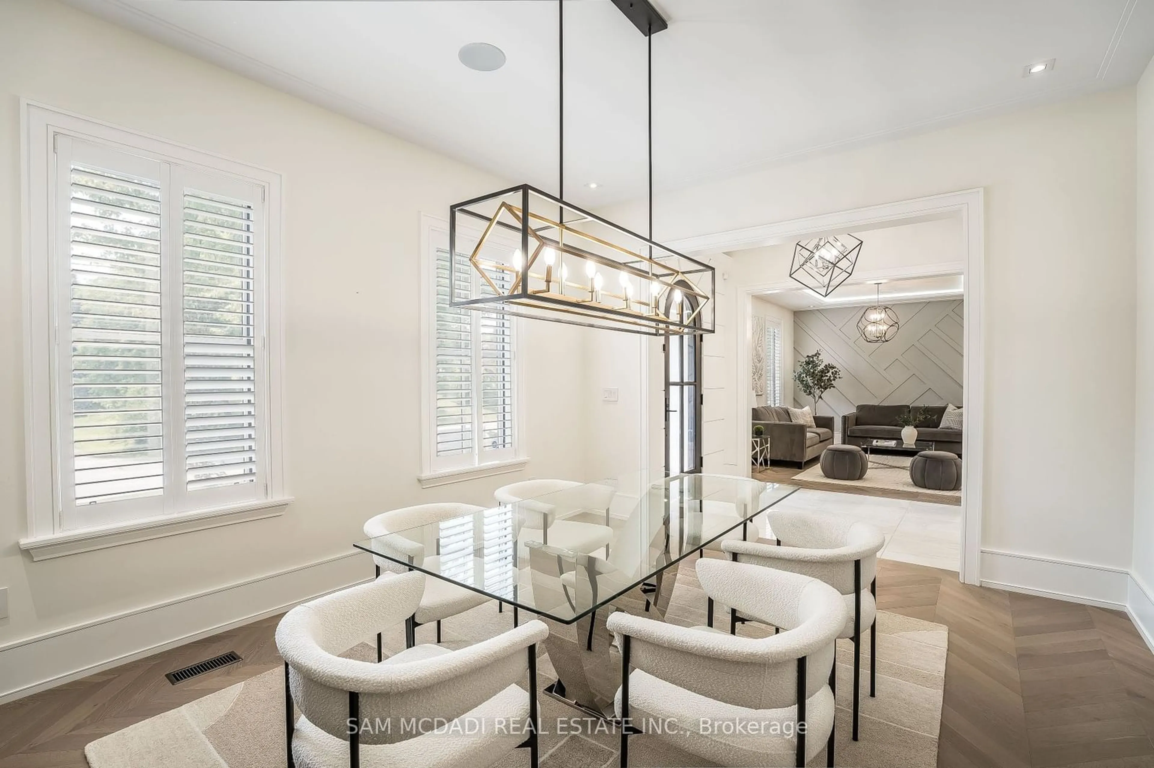 Dining room, ceramic/tile floor for 231 Wedgewood Dr, Oakville Ontario L6J 4R6