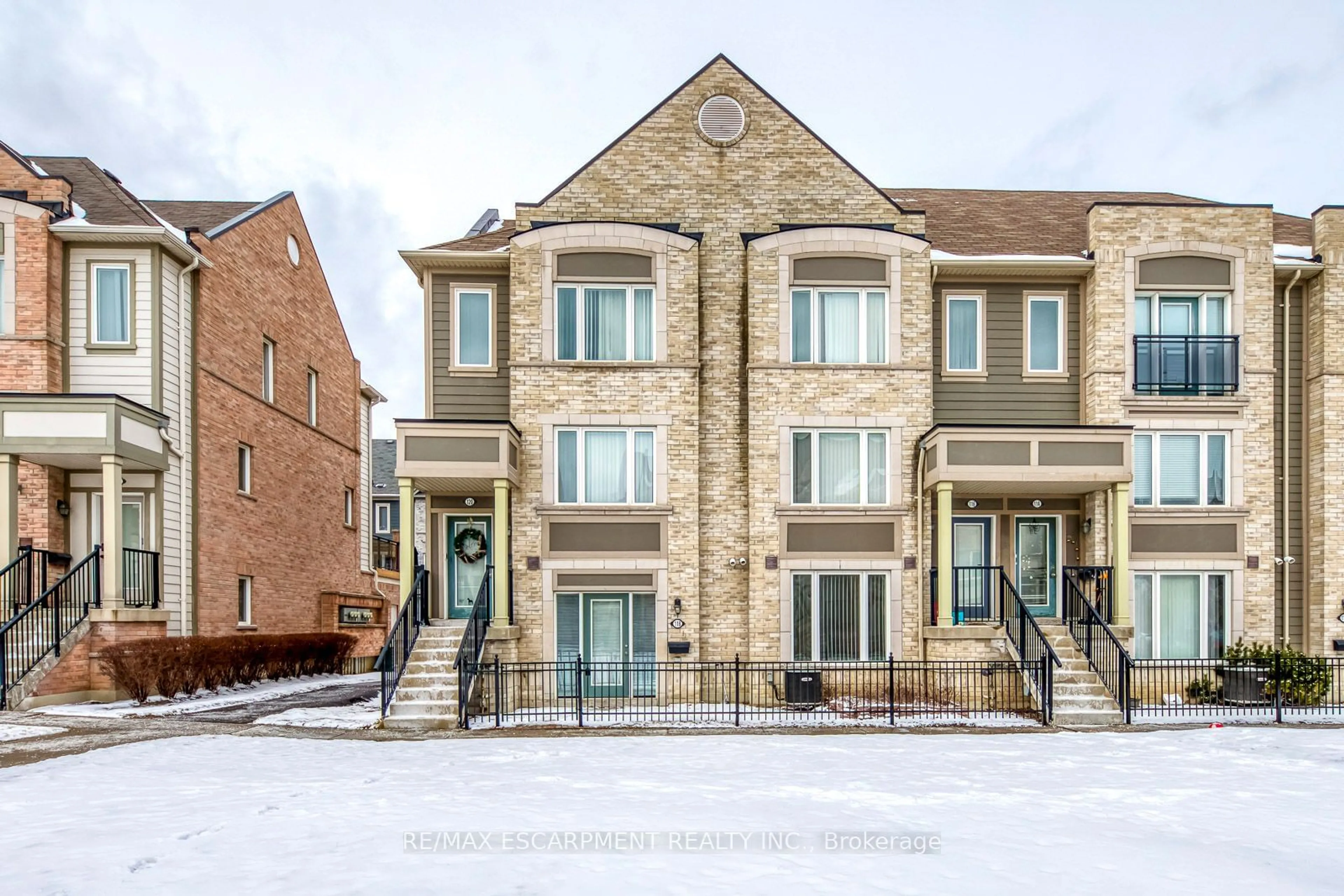 Home with brick exterior material, street for 3050 Erin Centre Blvd #118, Mississauga Ontario L5M 0P5