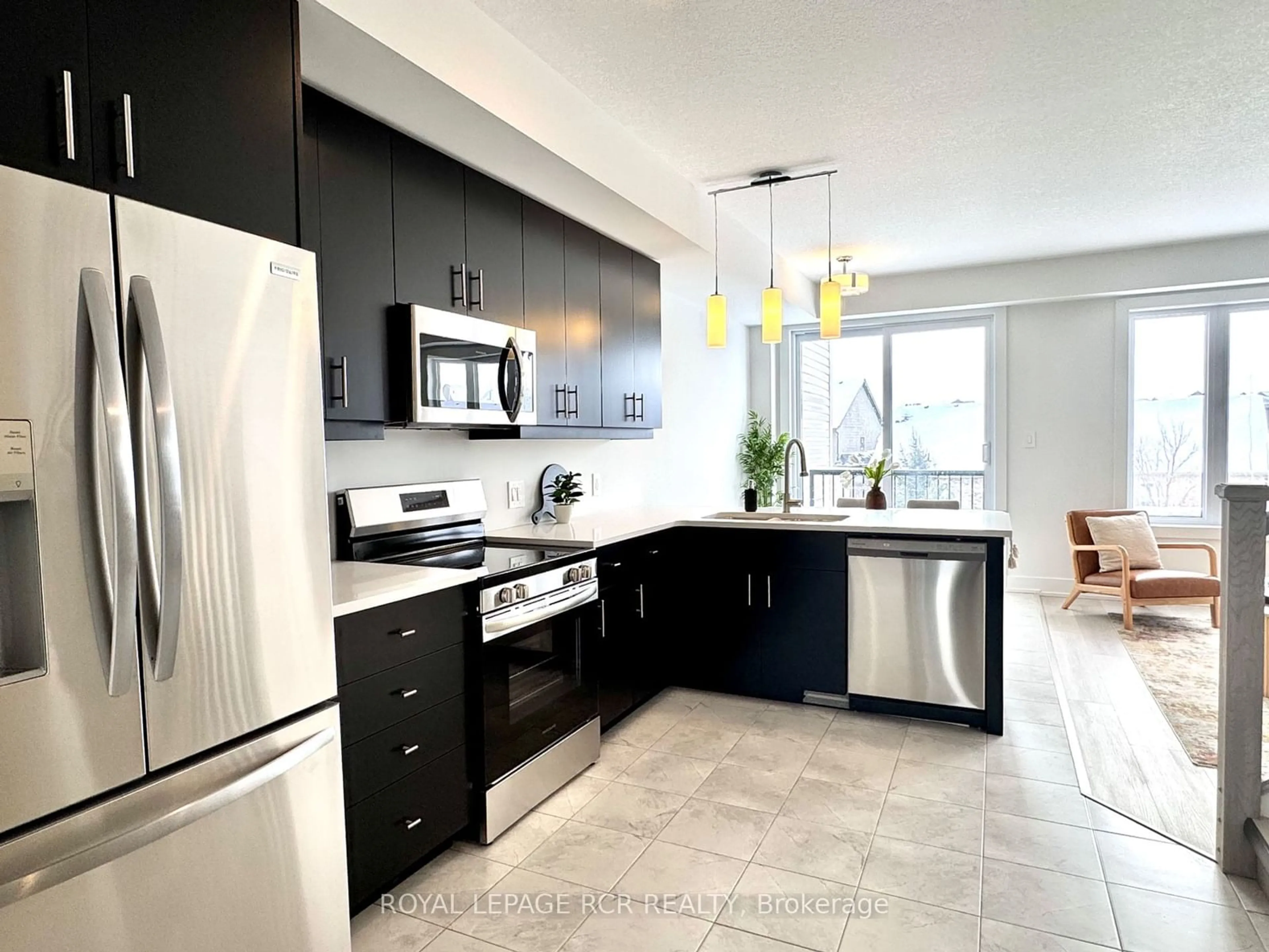 Open concept kitchen, ceramic/tile floor for 690 Broadway Ave #20, Orangeville Ontario L9W 7T7