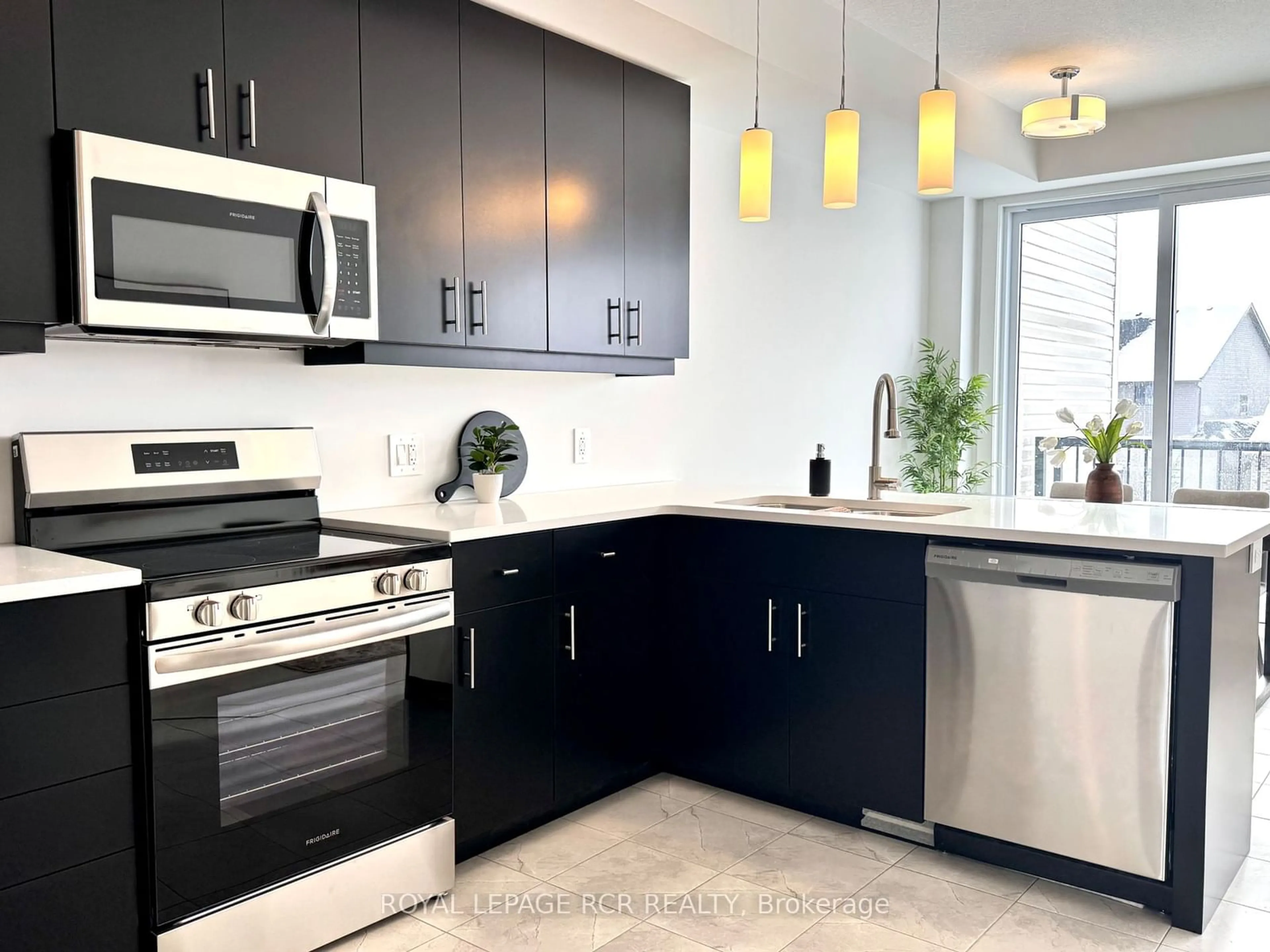 Contemporary kitchen, ceramic/tile floor for 690 Broadway Ave #20, Orangeville Ontario L9W 7T7