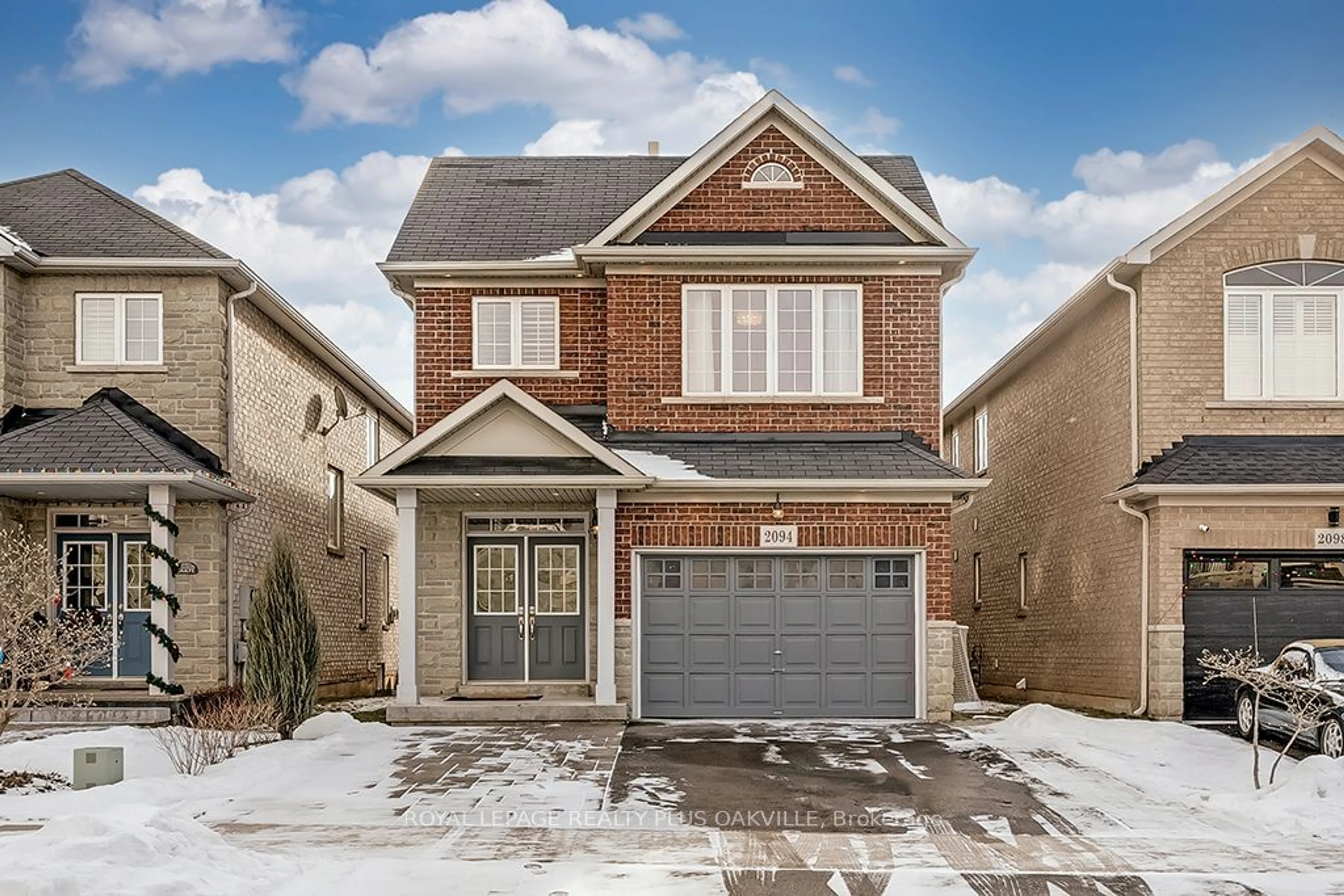 Home with brick exterior material, street for 2094 Tovell Dr, Oakville Ontario L6M 0C4