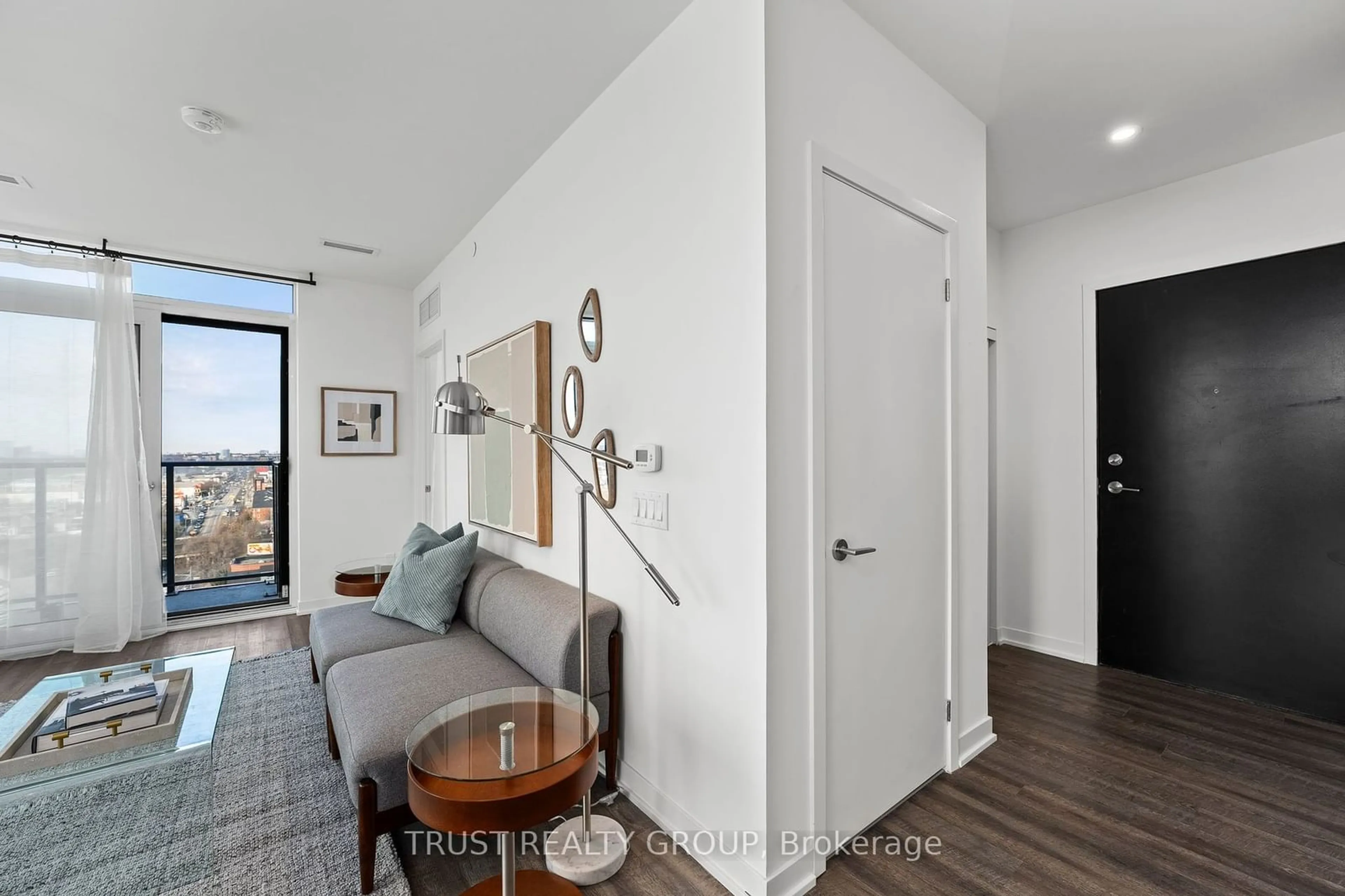 Indoor entryway for 1808 St. Clair Ave #1104, Toronto Ontario M6N 0C1