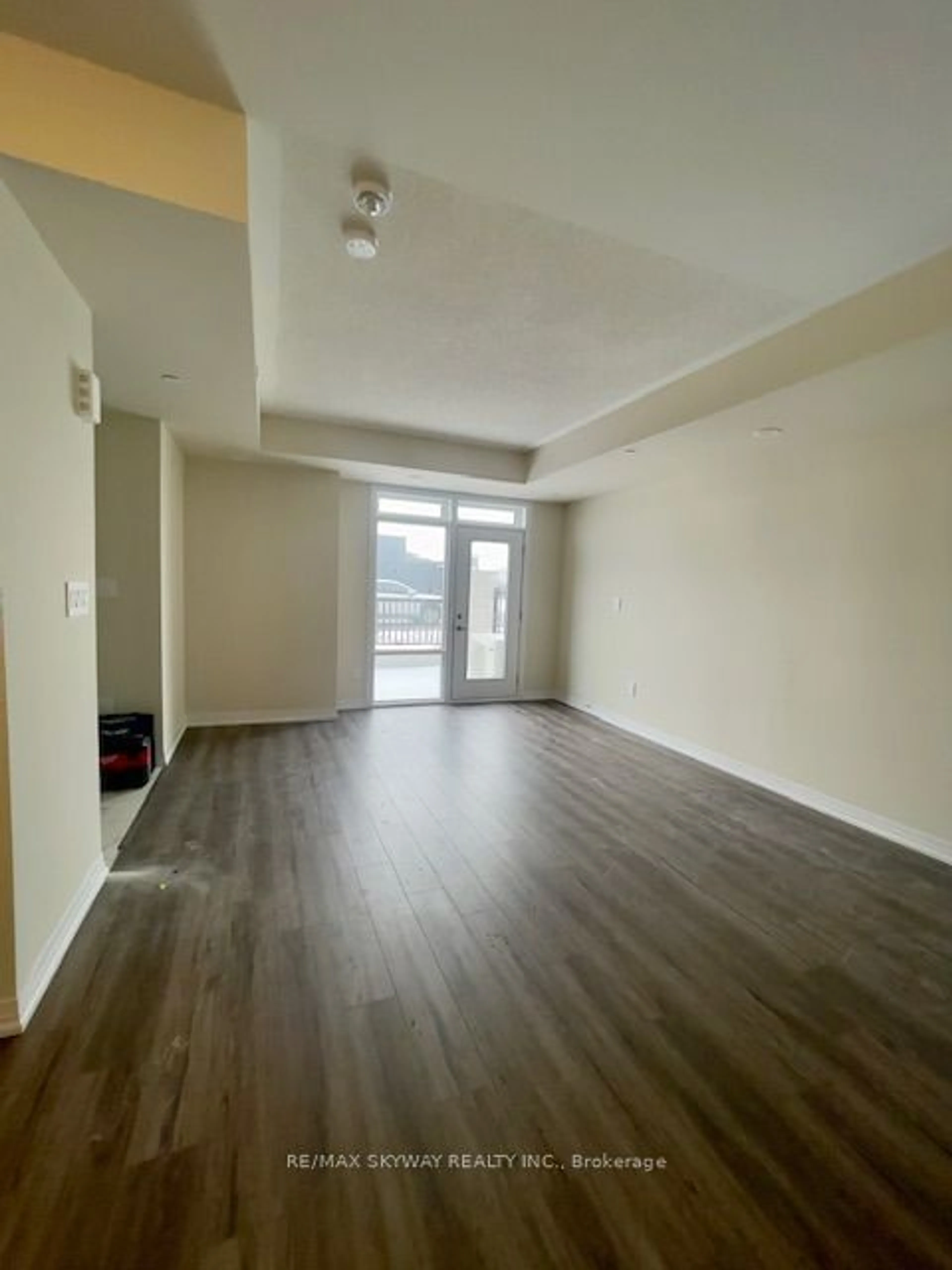 A pic of a room for 1589 Rose Way #123, Milton Ontario L9T 7E7