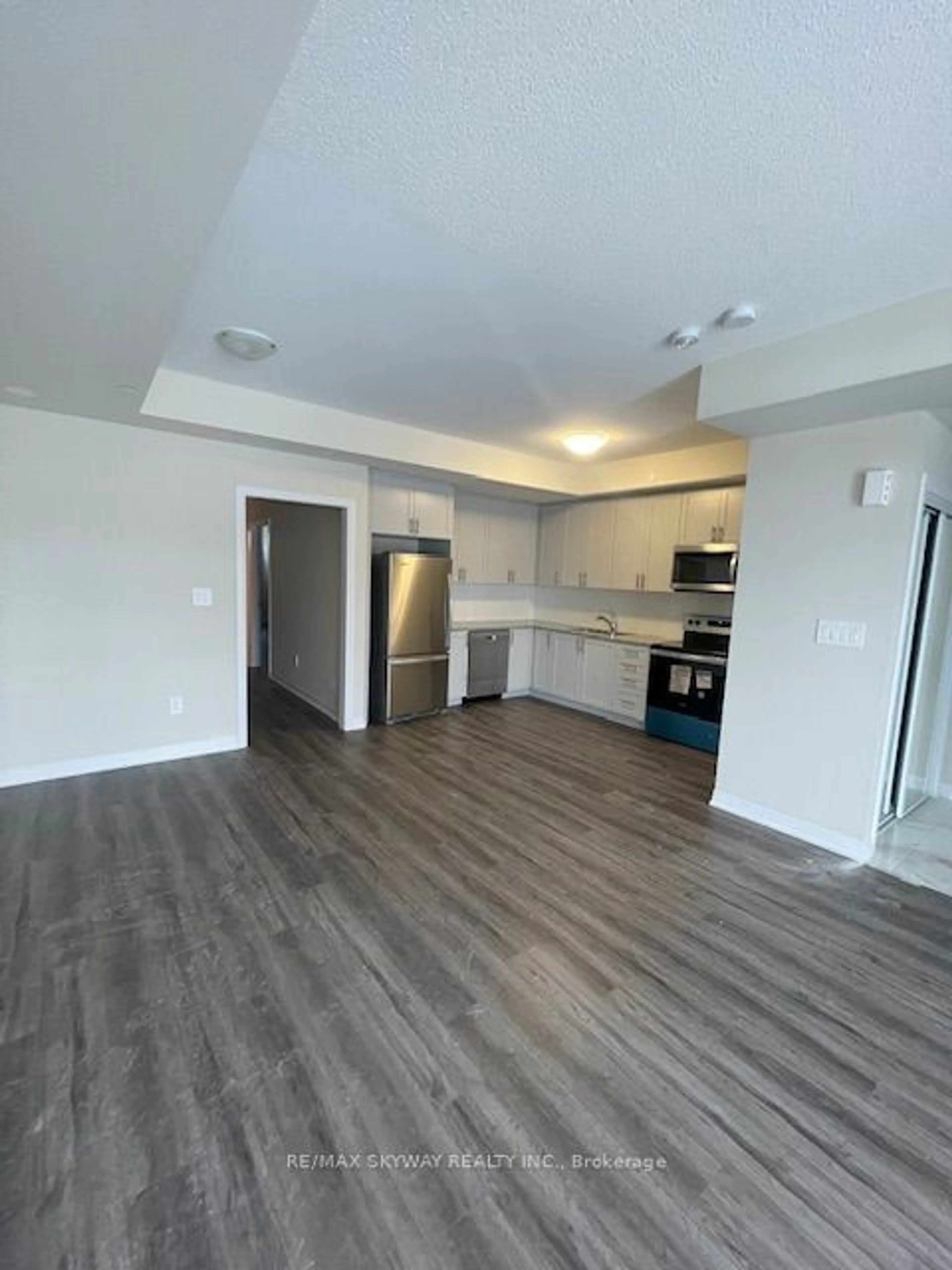 A pic of a room for 1589 Rose Way #123, Milton Ontario L9T 7E7