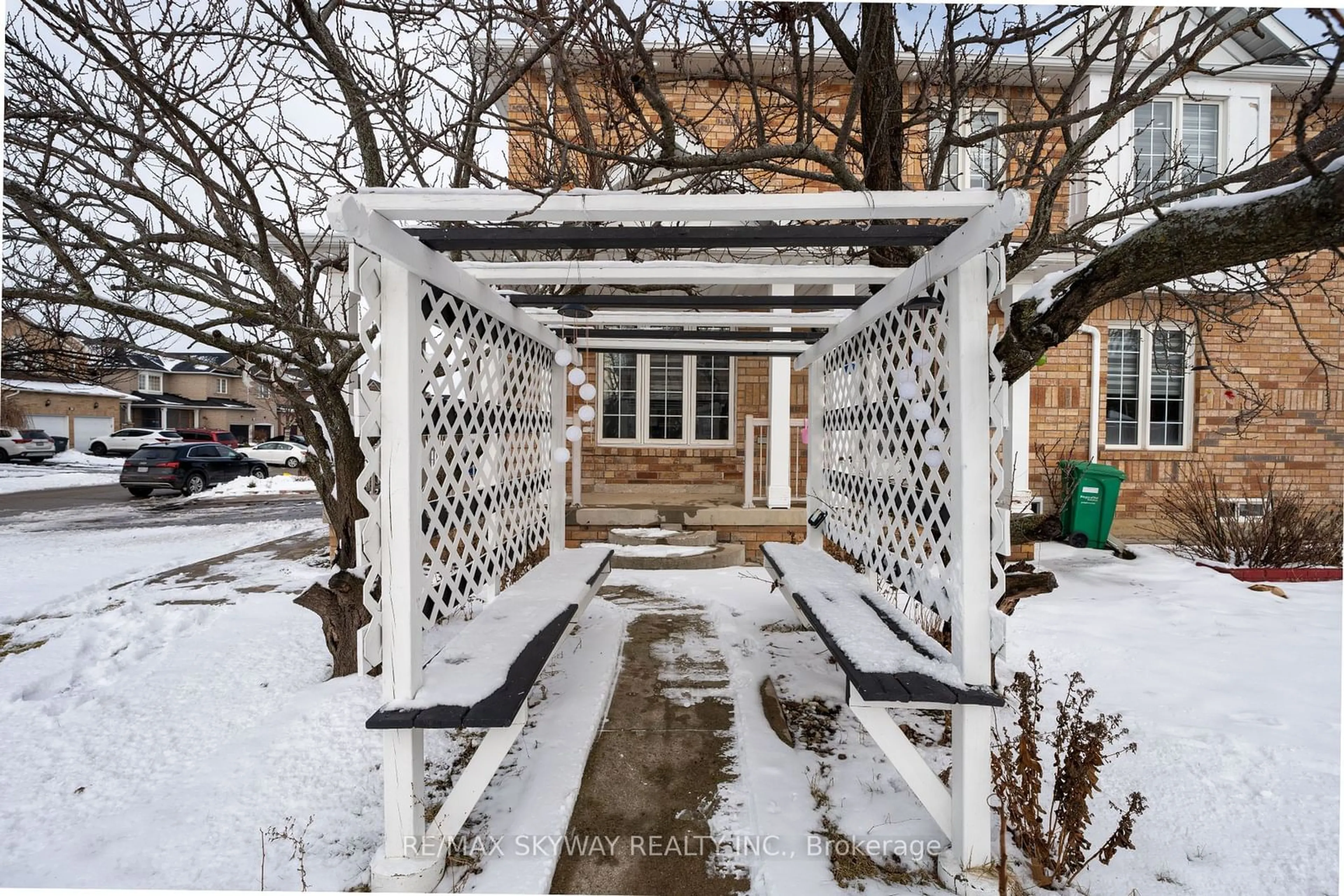 Patio, street for 3 Piper St, Brampton Ontario L7A 3H6