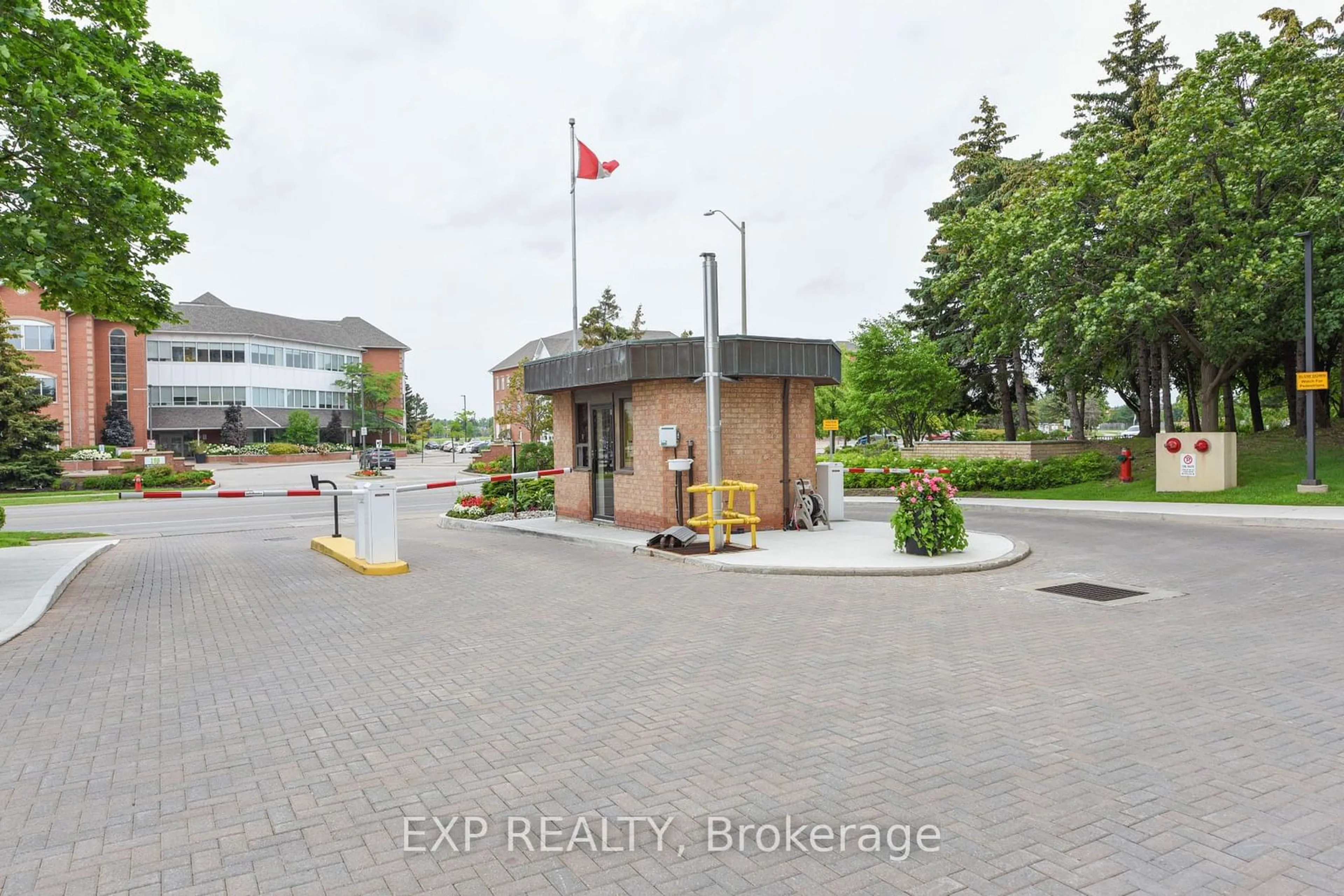 Unknown for 100 County Court Blvd #802, Brampton Ontario L6W 3X1