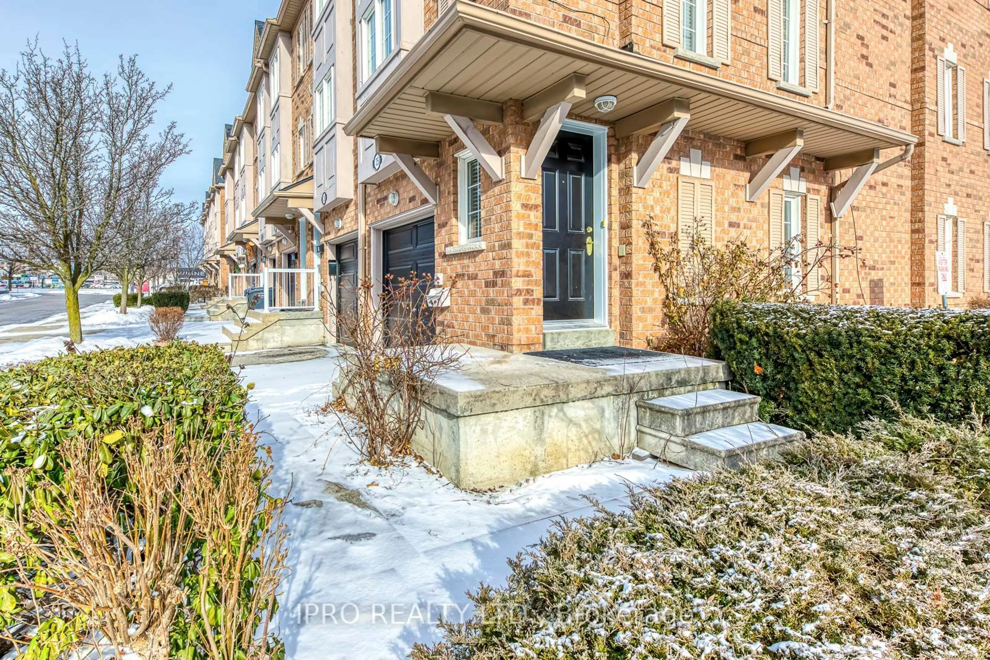 Unknown for 1128 Dundas St #25, Mississauga Ontario L5C 1E1