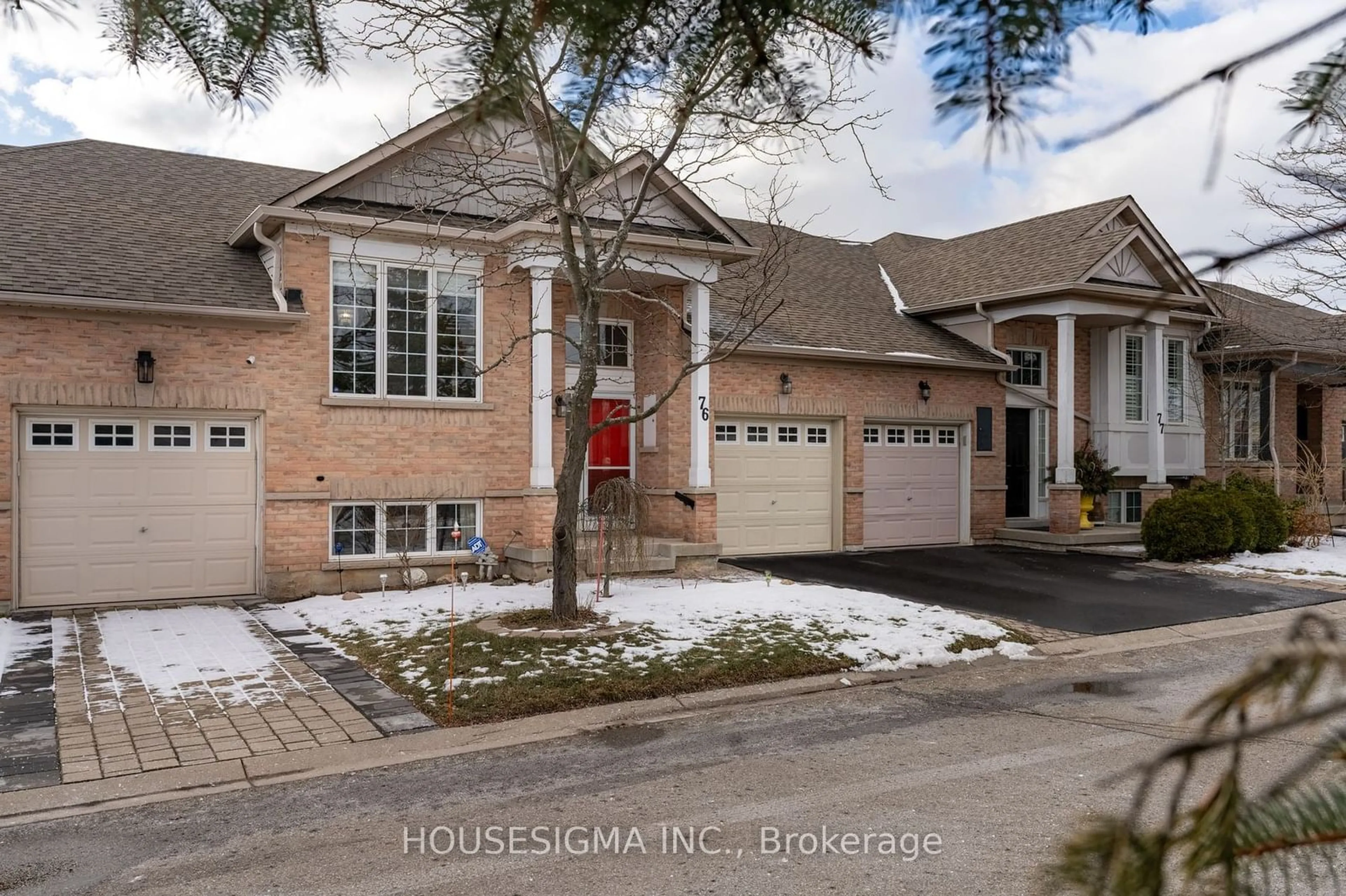 Home with brick exterior material, street for 2243 Turnberry Rd #76, Burlington Ontario L7M 4Y6