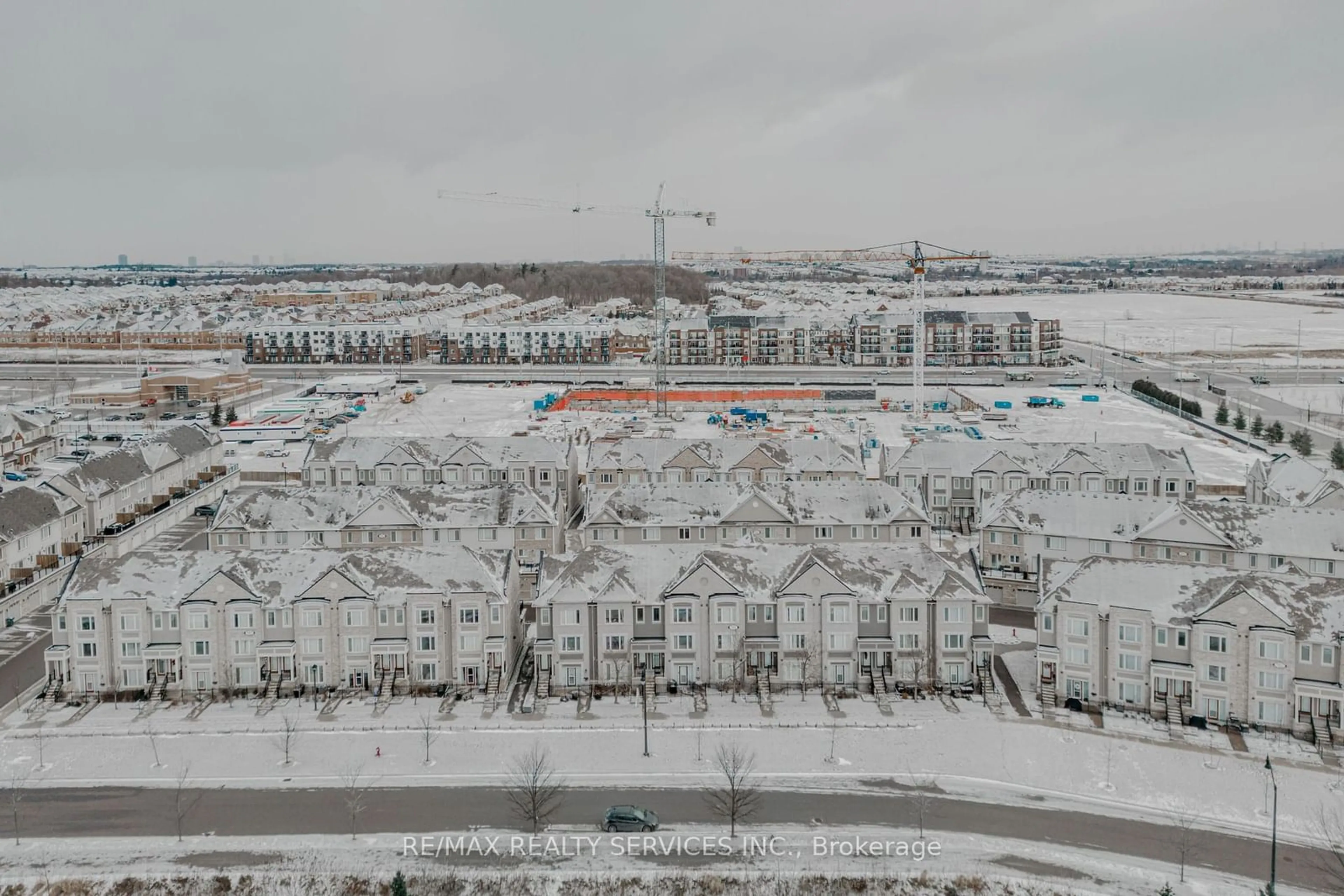 A pic from outside/outdoor area/front of a property/back of a property/a pic from drone, city buildings view from balcony for 1 Beckenrose Crt #103, Brampton Ontario L6Y 6G2