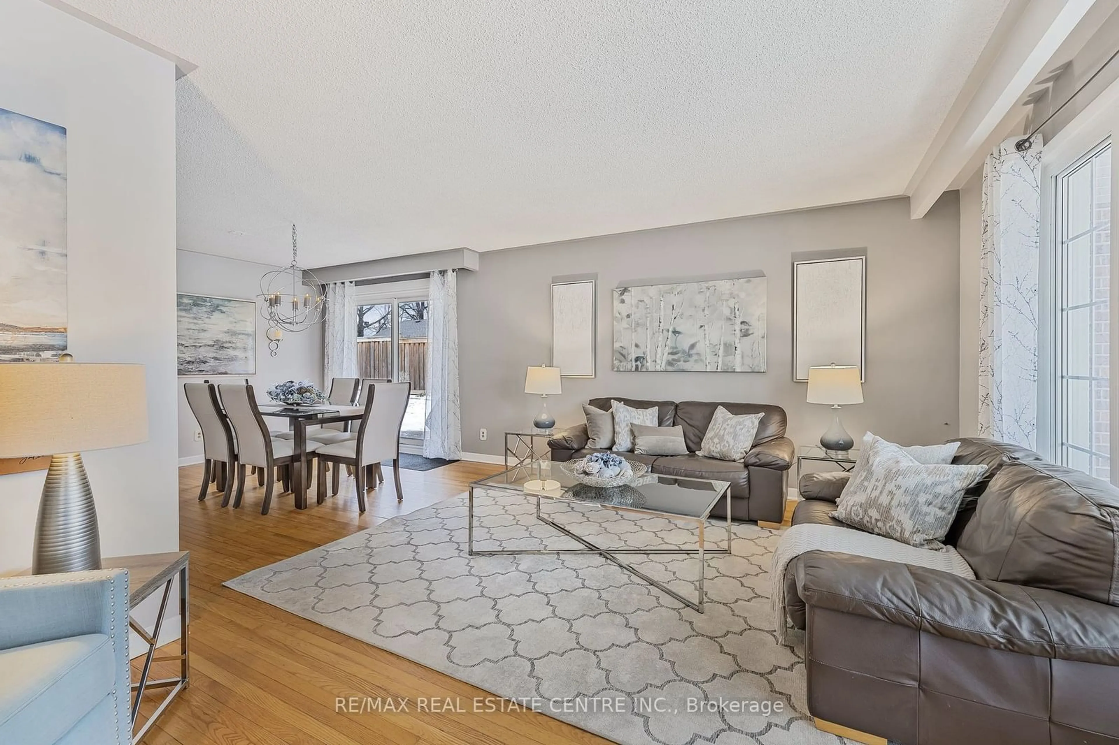 Living room with furniture, unknown for 231 Slater Cres, Oakville Ontario L6K 2C7